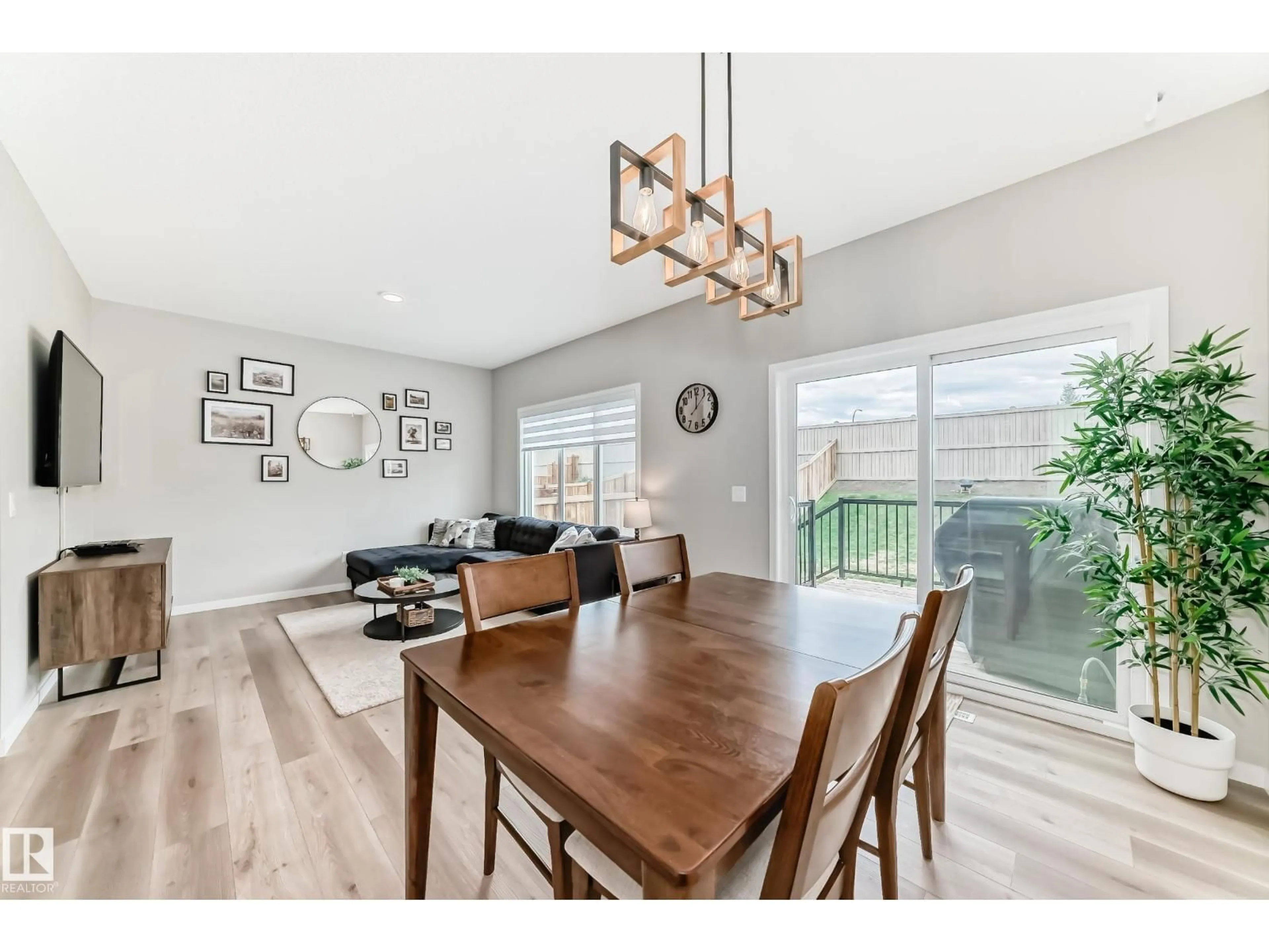 Unknown for 22566 99A AV, Edmonton Alberta T5T3M8