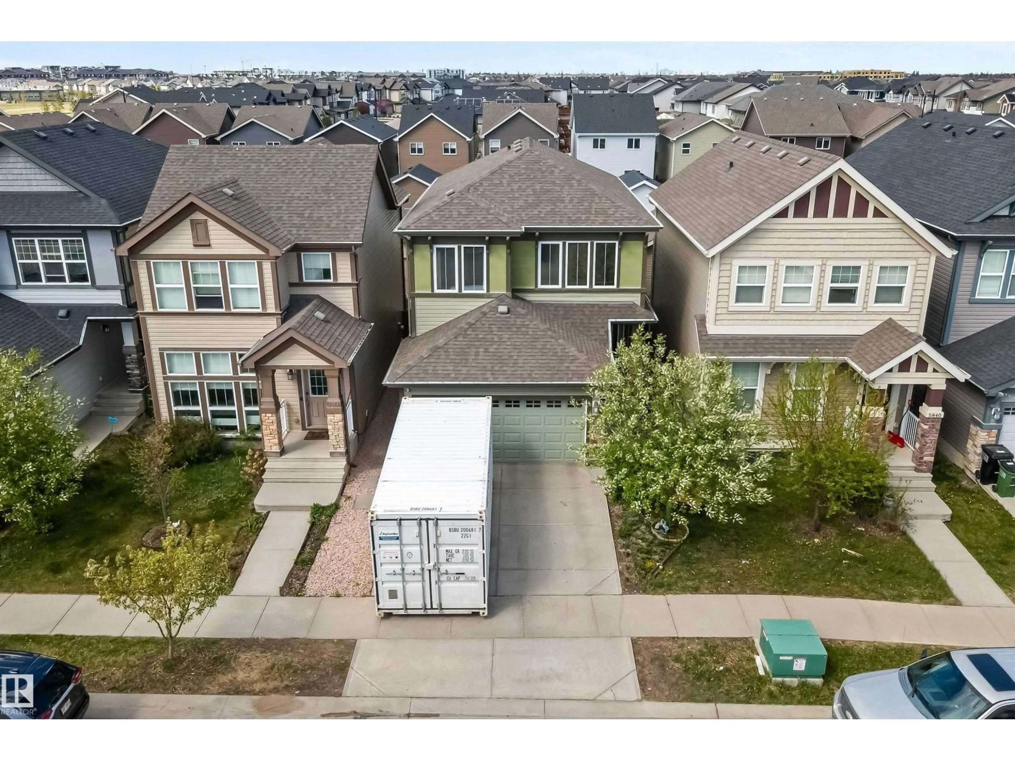 A pic from outside/outdoor area/front of a property/back of a property/a pic from drone, street for 5842 ANTHONY CR, Edmonton Alberta T6W3H5