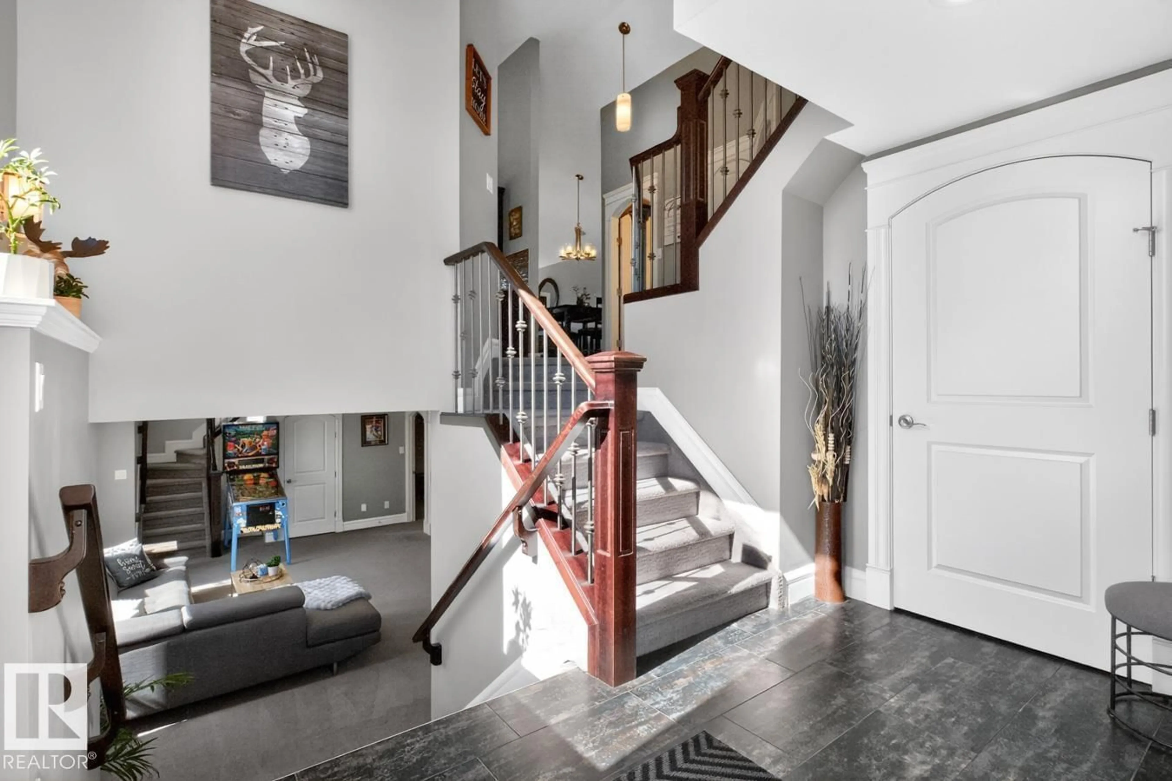 Indoor entryway for 301 STILL CREEK CR, Sherwood Park Alberta T8H0S7