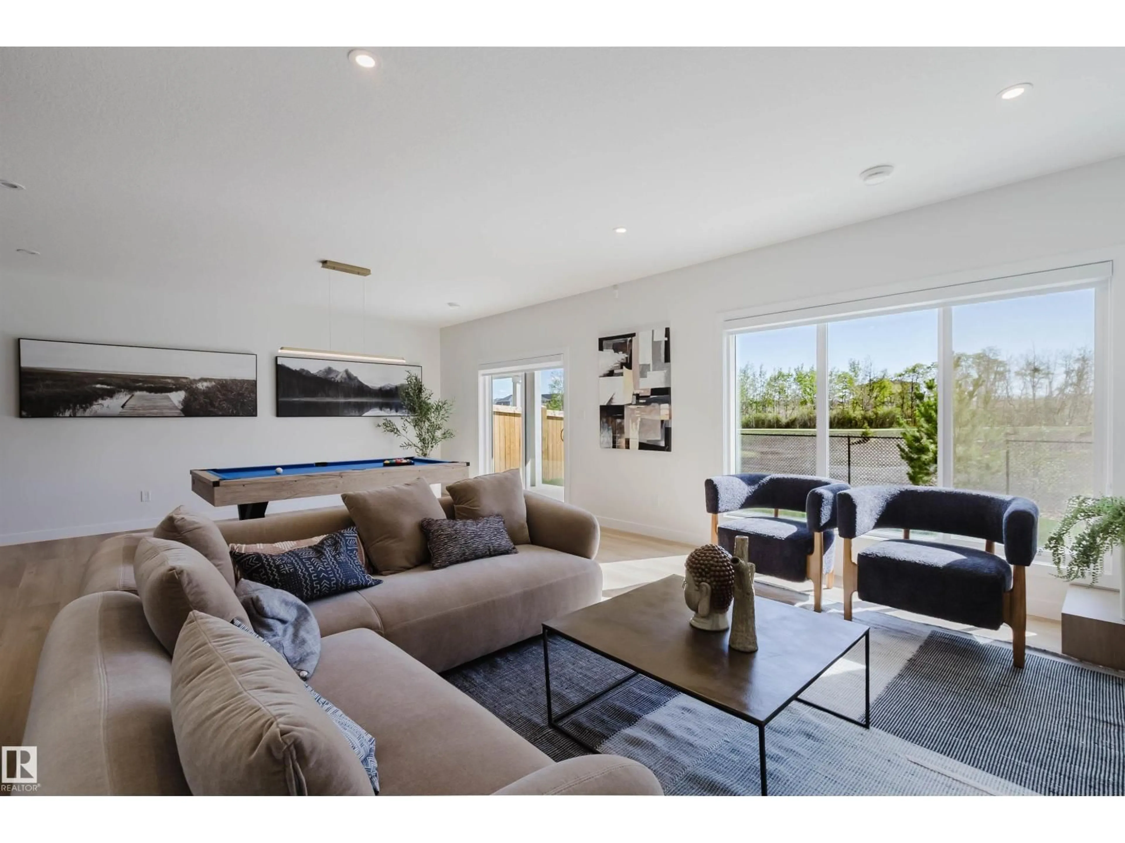Living room with furniture, unknown for 211 EDGEMONT GR, Edmonton Alberta T6M3J6
