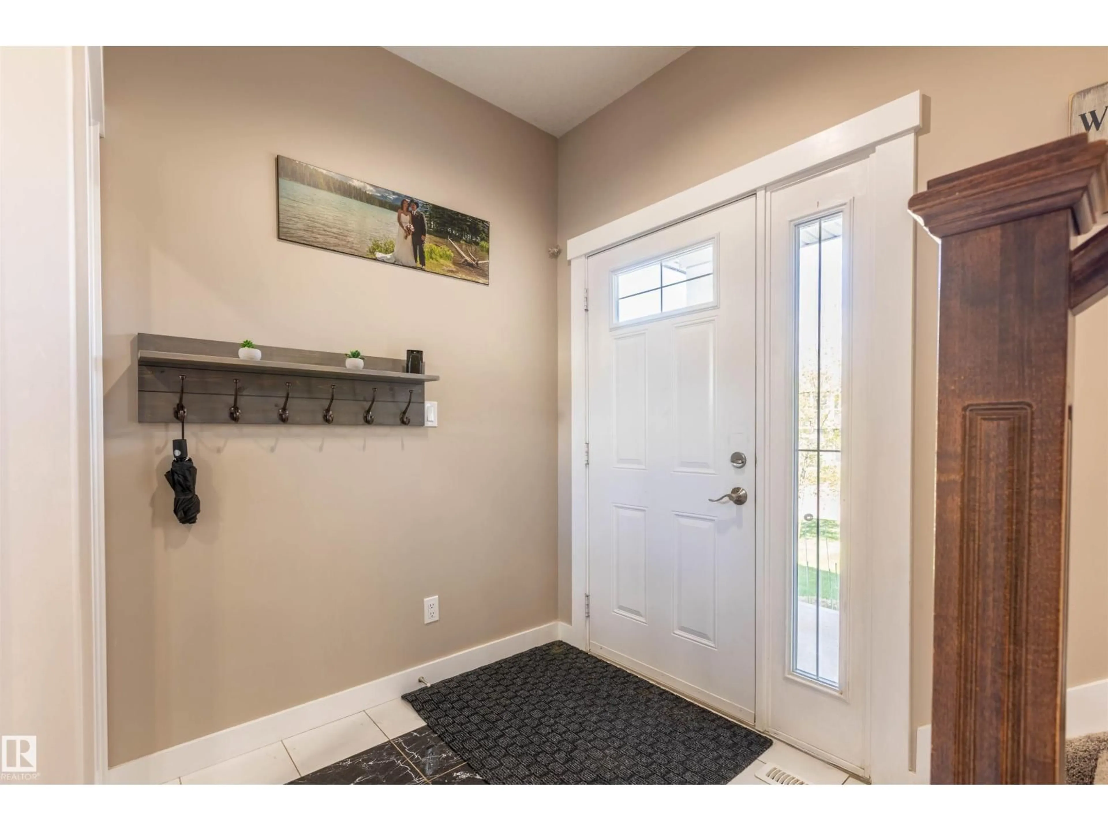 Indoor entryway for 8907 97A AV, Morinville Alberta T8R2N6