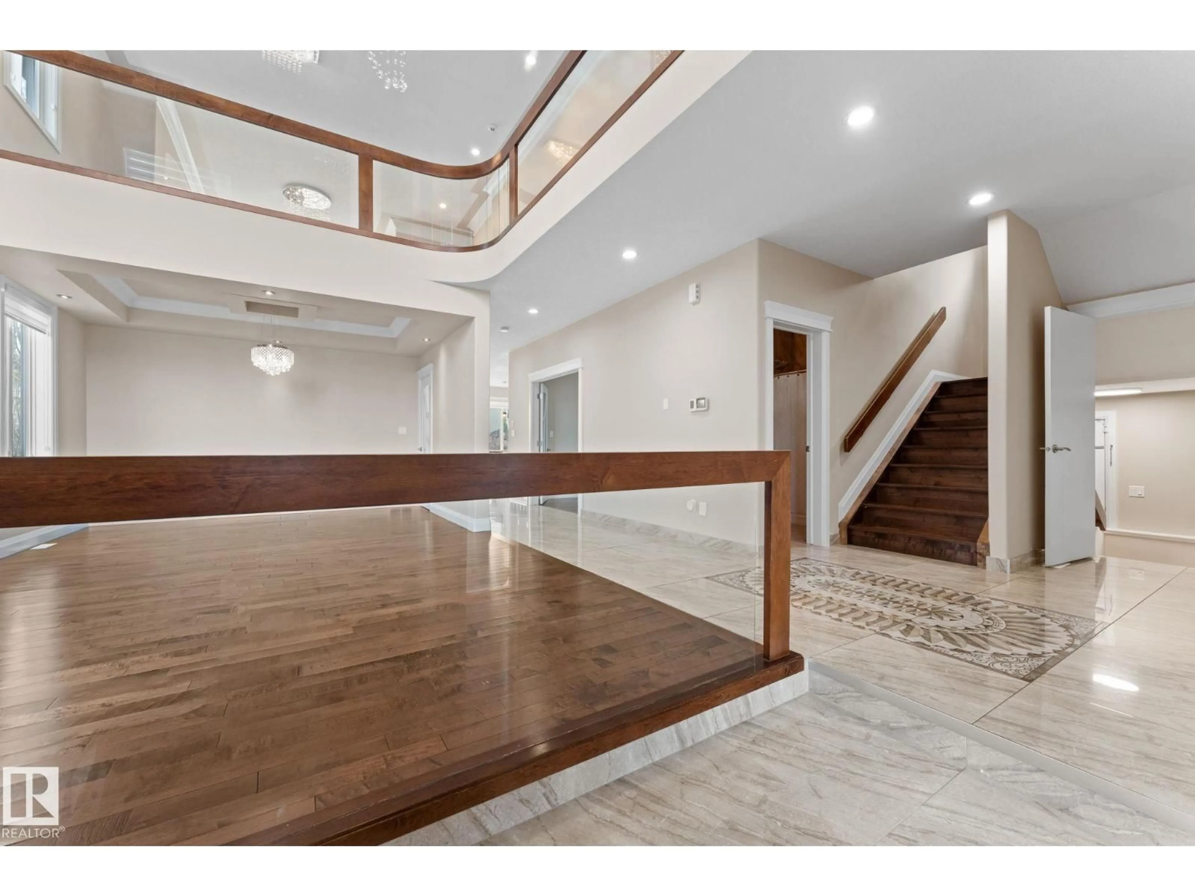 Indoor foyer for NW - 16543 132 ST, Edmonton Alberta T6V0J4