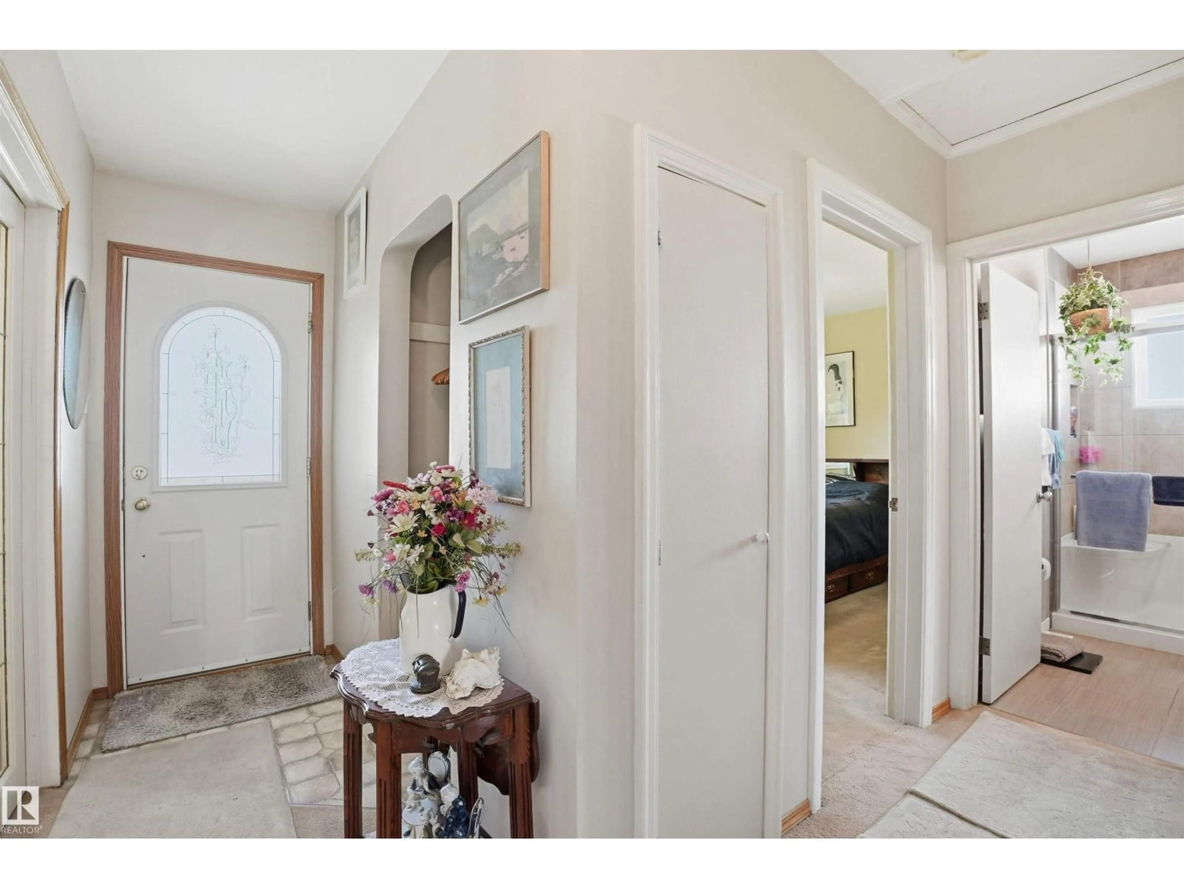 Indoor entryway for NW - 10943 149 ST, Edmonton Alberta T5P1M7