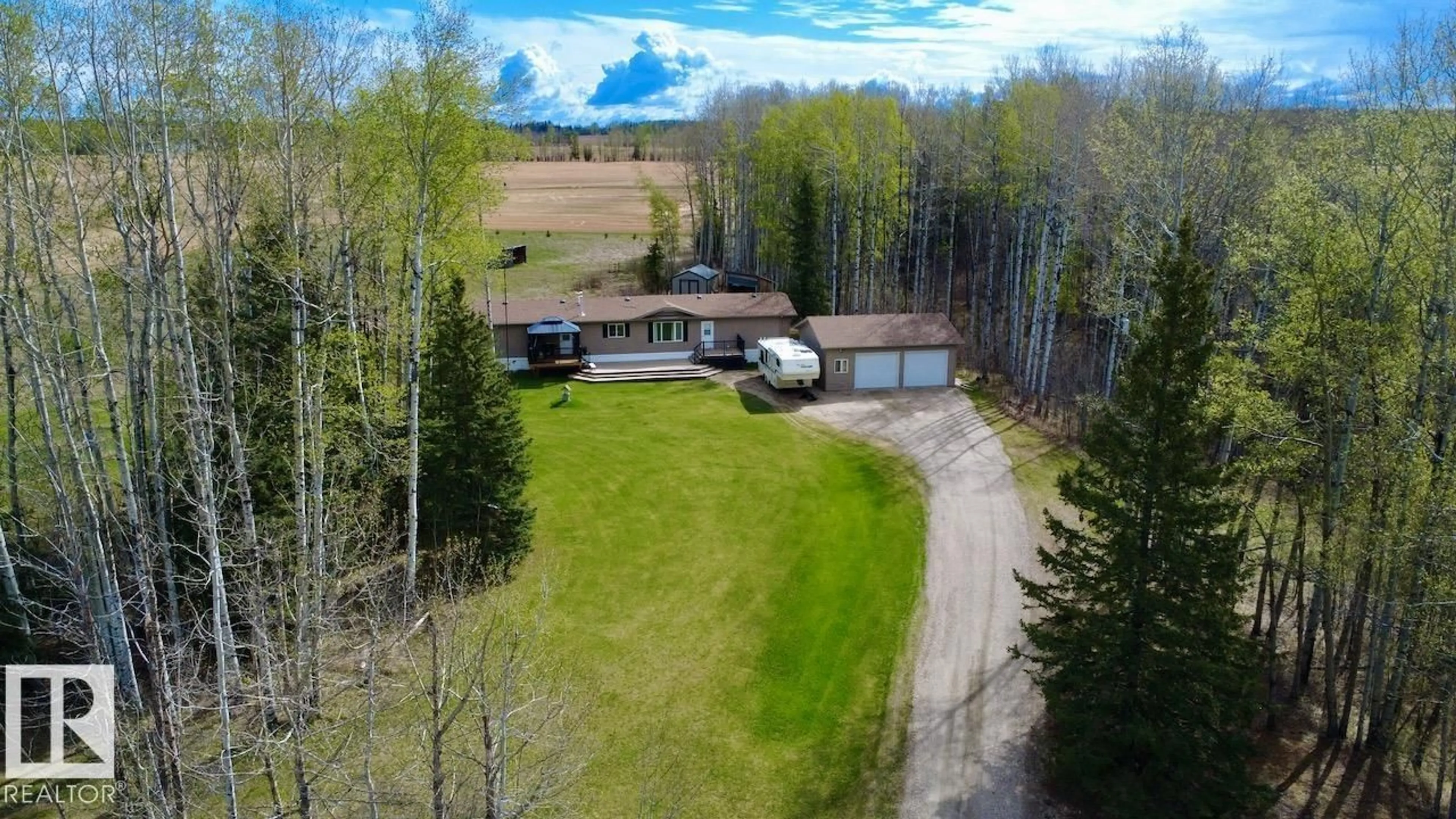 A pic from outside/outdoor area/front of a property/back of a property/a pic from drone, unknown for 49517 RANGE ROAD 90, Rural Brazeau County Alberta T7A2A3