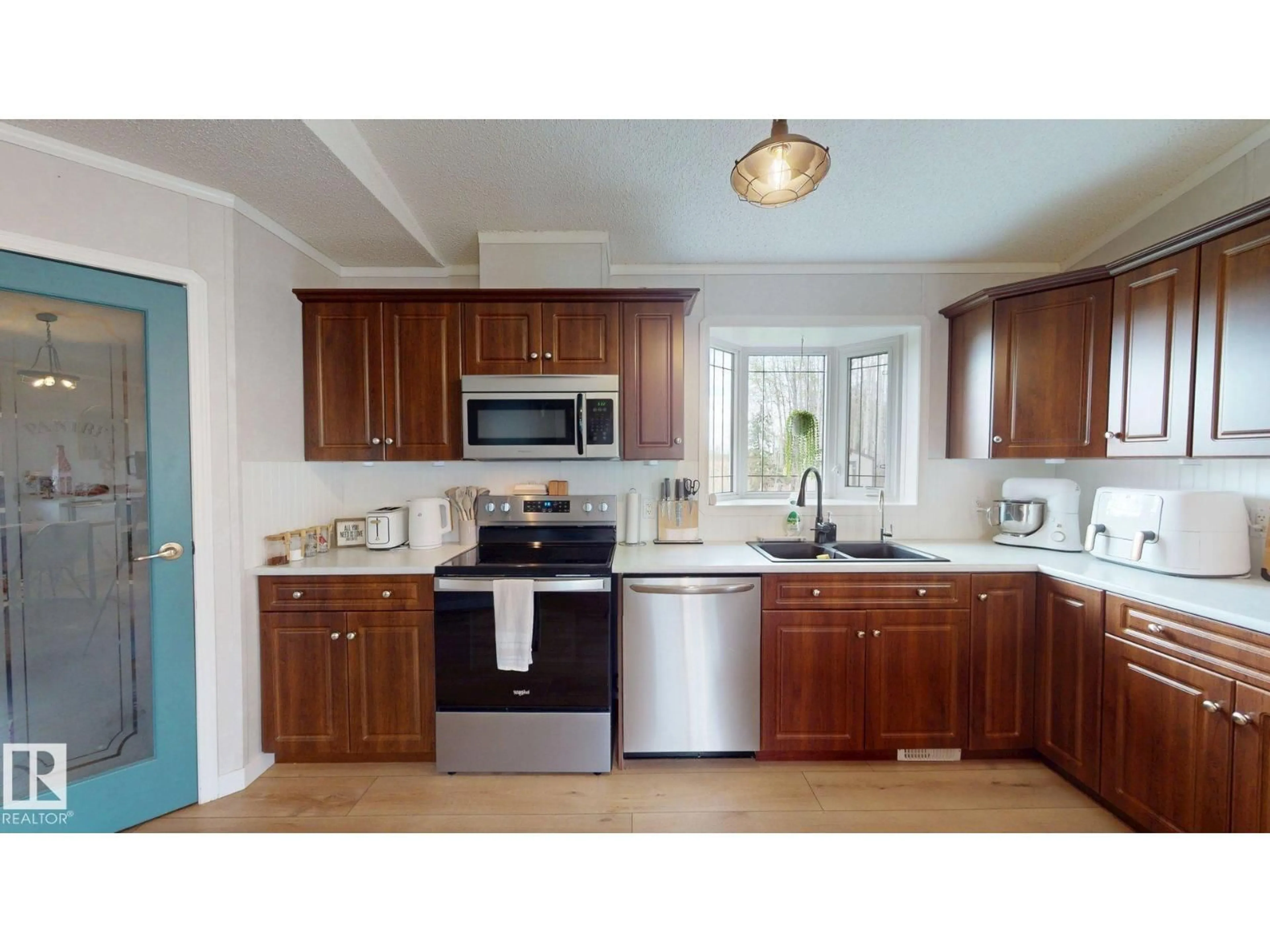 Standard kitchen, unknown for 49517 RANGE ROAD 90, Rural Brazeau County Alberta T7A2A3