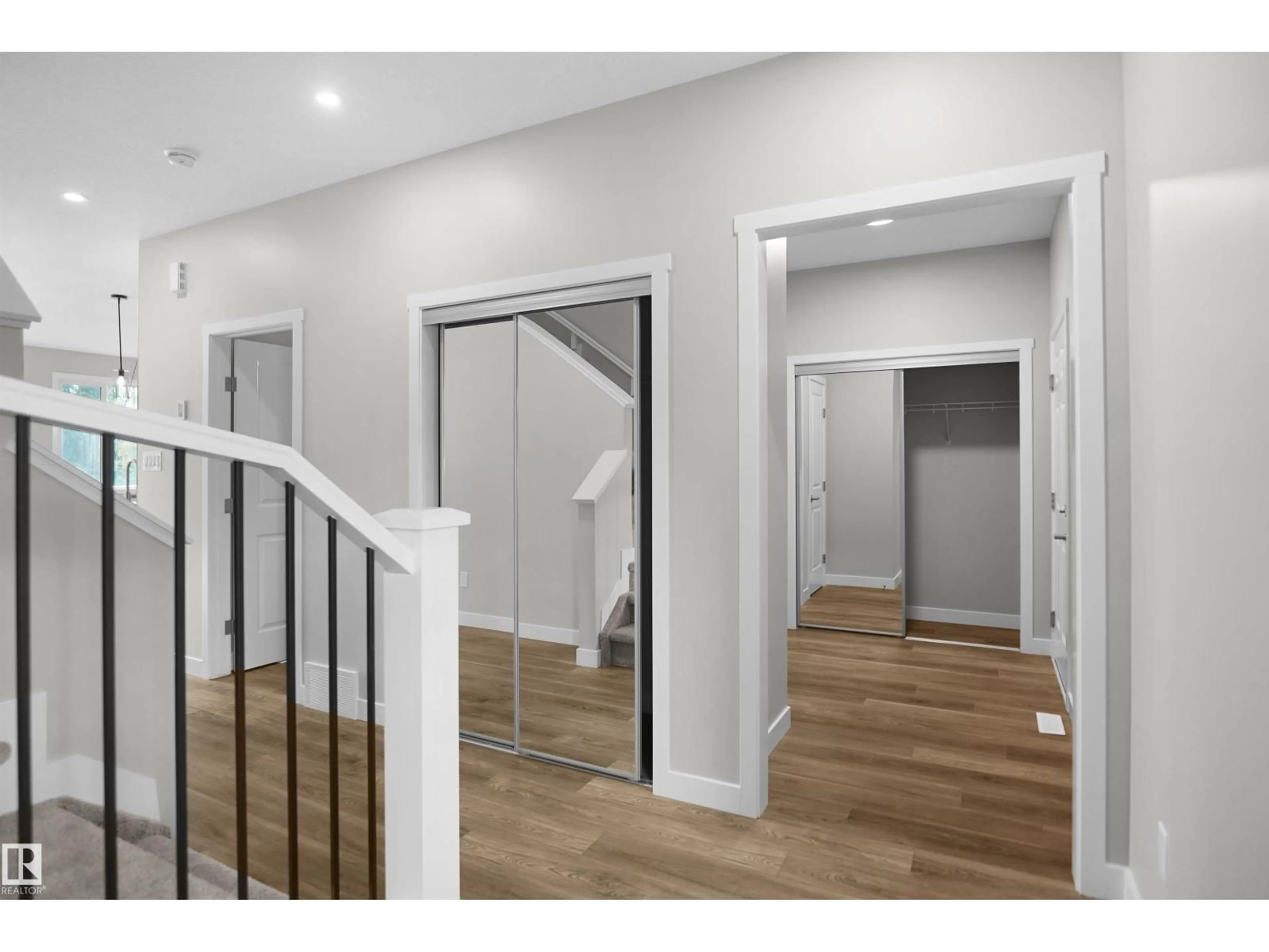 Indoor entryway for 6331 175 AV, Edmonton Alberta T5Y4B7