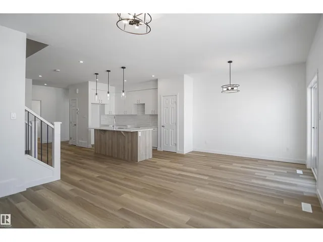 6327 175 AV, Edmonton 5