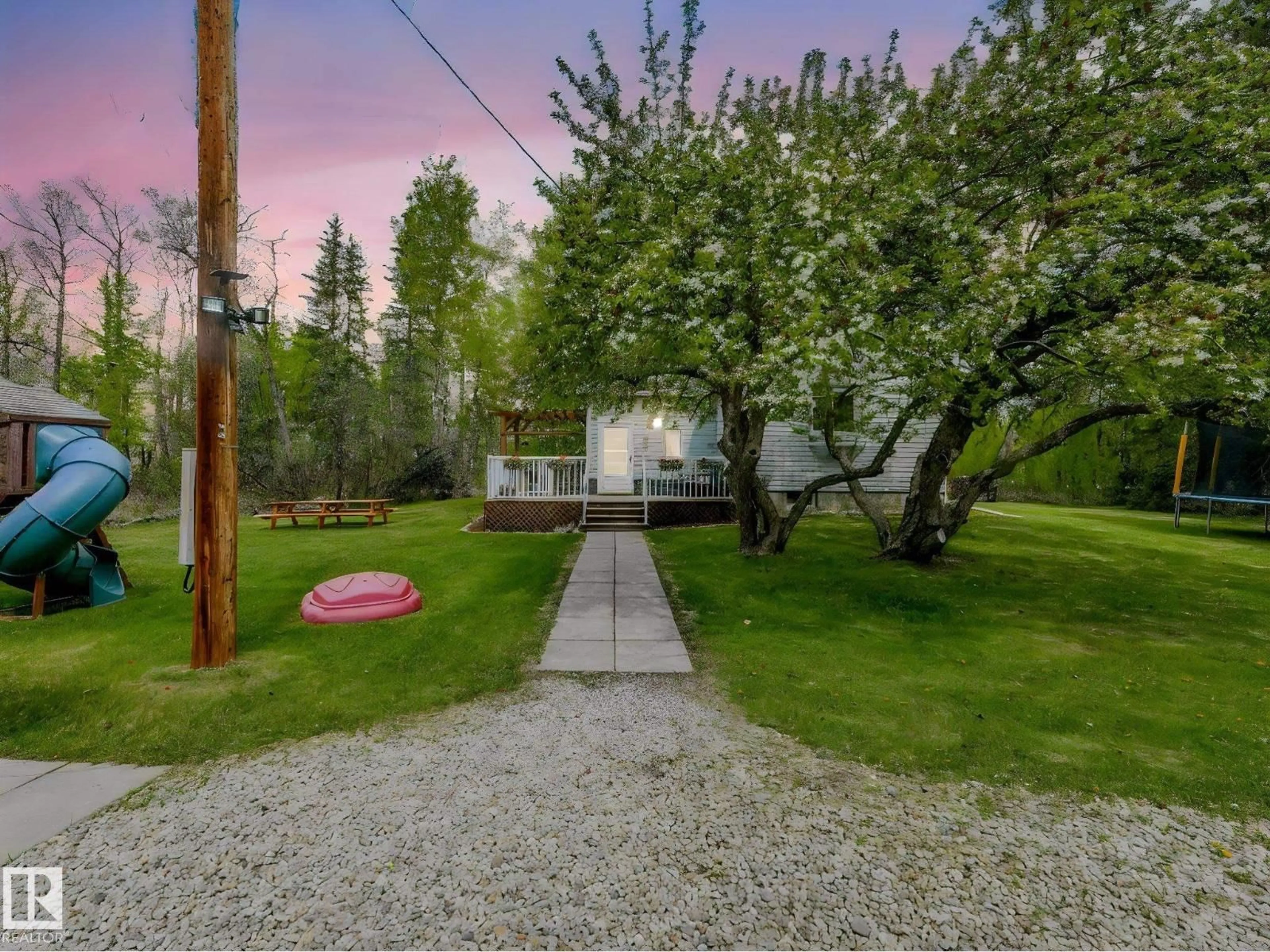A pic from outside/outdoor area/front of a property/back of a property/a pic from drone, street for 51026 RGE ROAD 20, Rural Parkland County Alberta T7Y2G2