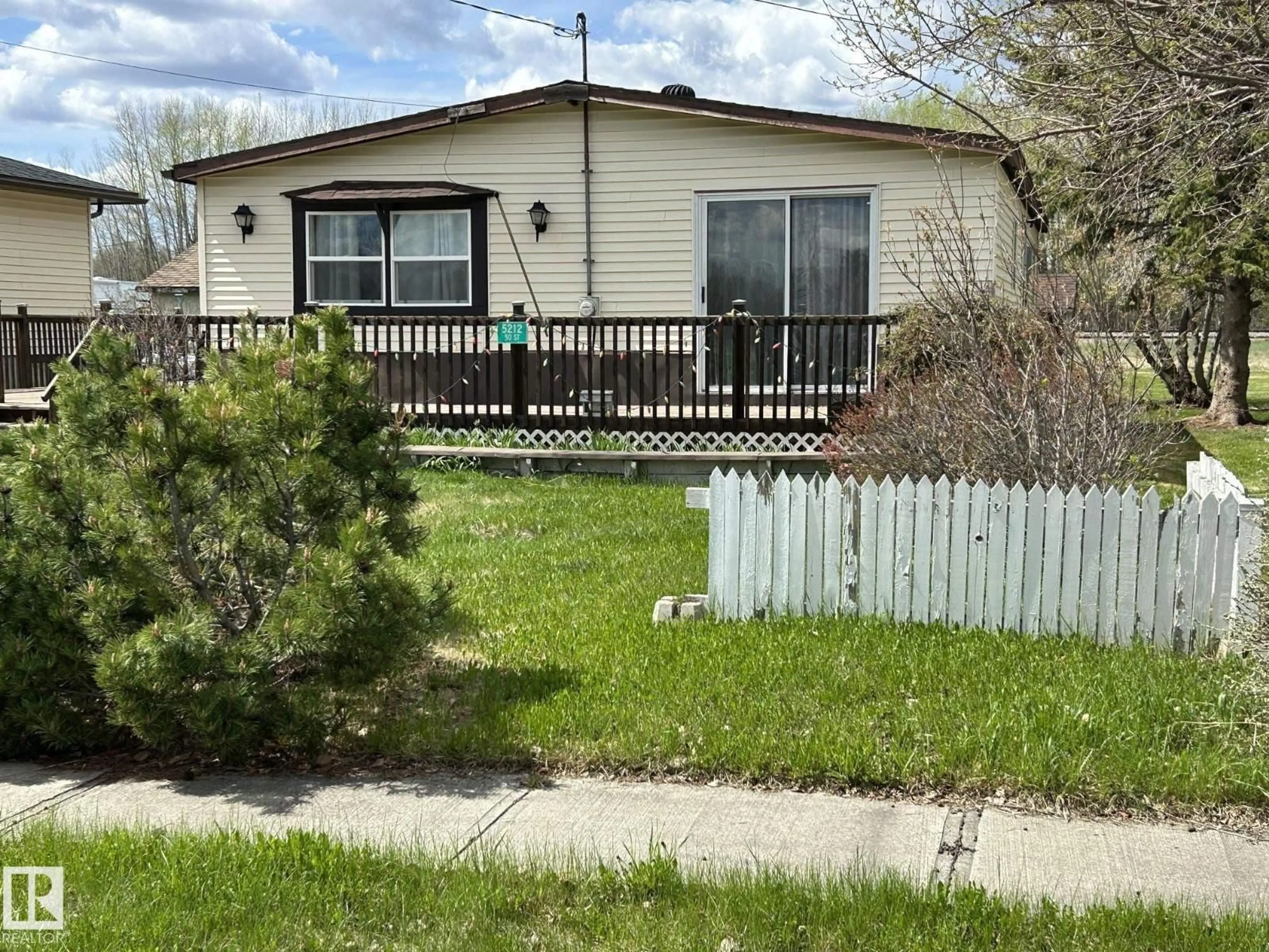 Unknown for 5212 50 ST, Newbrook Alberta T0A2P0