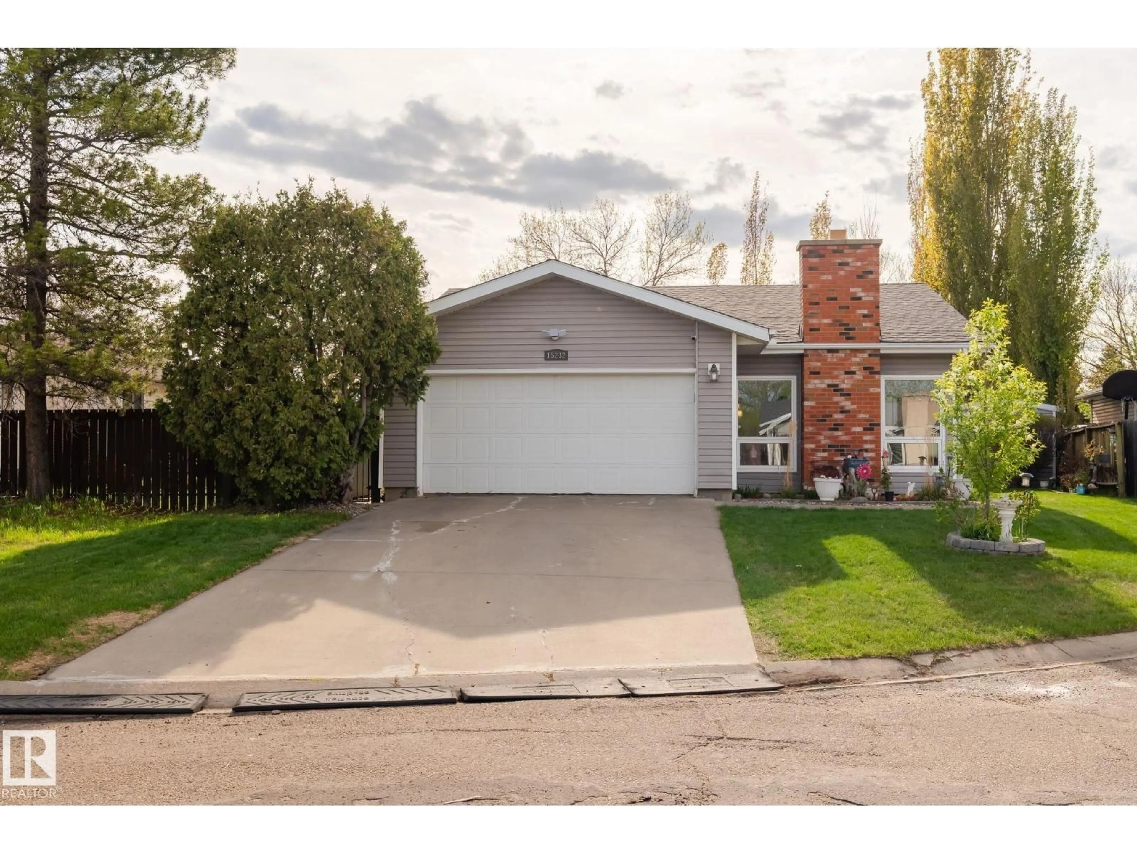 Unknown for 15232 120 NW, Edmonton Alberta T5X1N9