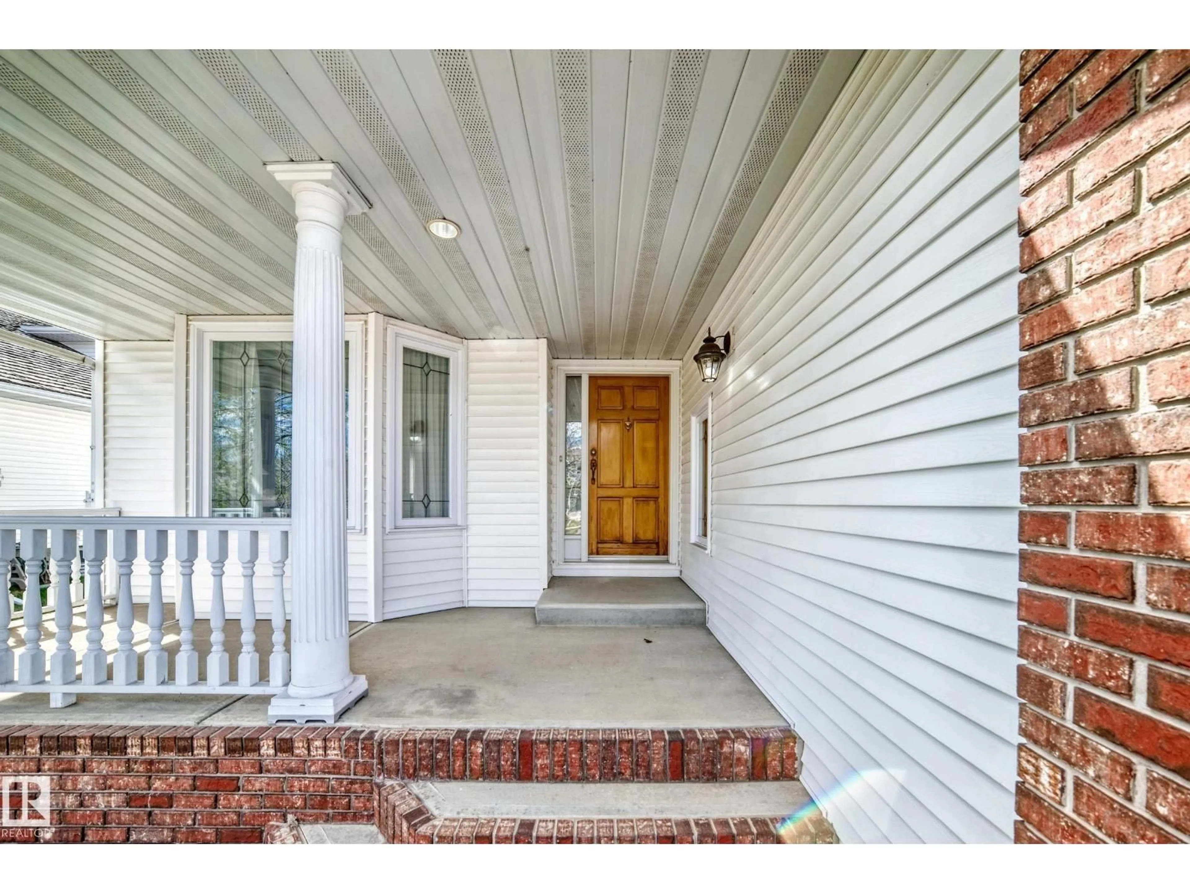 Indoor entryway for 107 RIDGEMONT CR, Sherwood Park Alberta T8A5N4