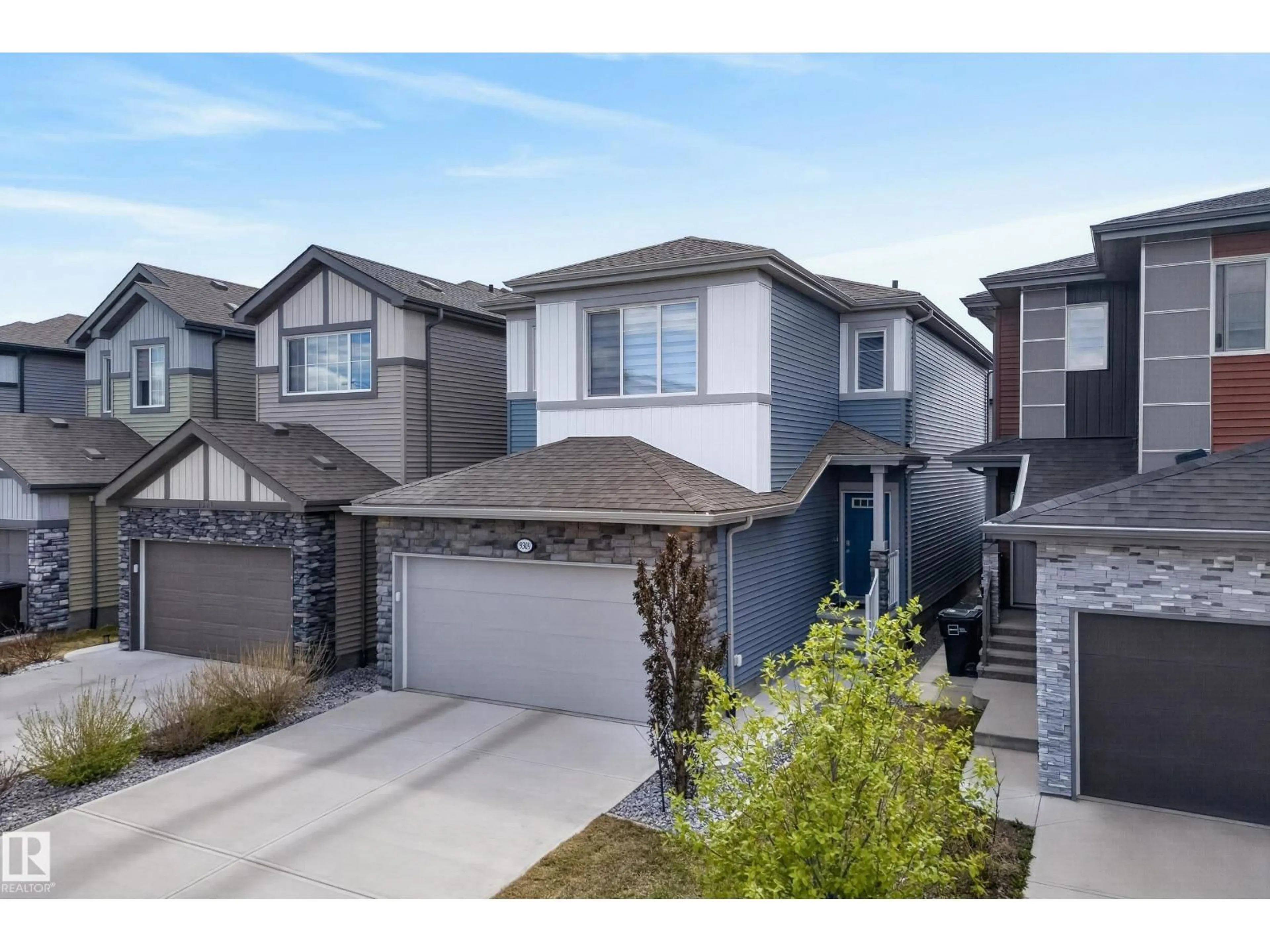 A pic from outside/outdoor area/front of a property/back of a property/a pic from drone, street for SW - 9309 PEAR LINK LI, Edmonton Alberta T6X2N8