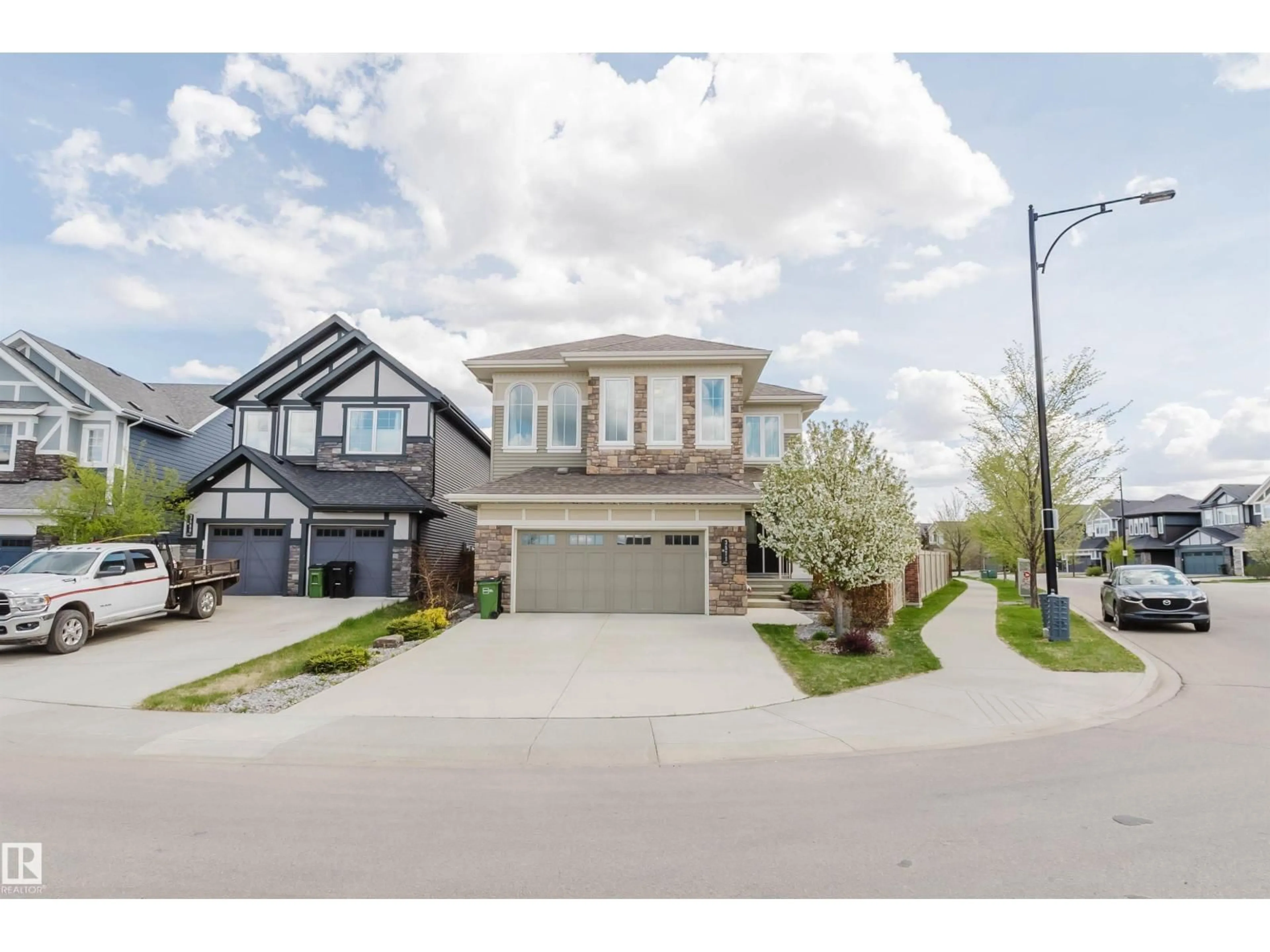 Unknown for 3571 KESWICK BV, Edmonton Alberta T6W3W9