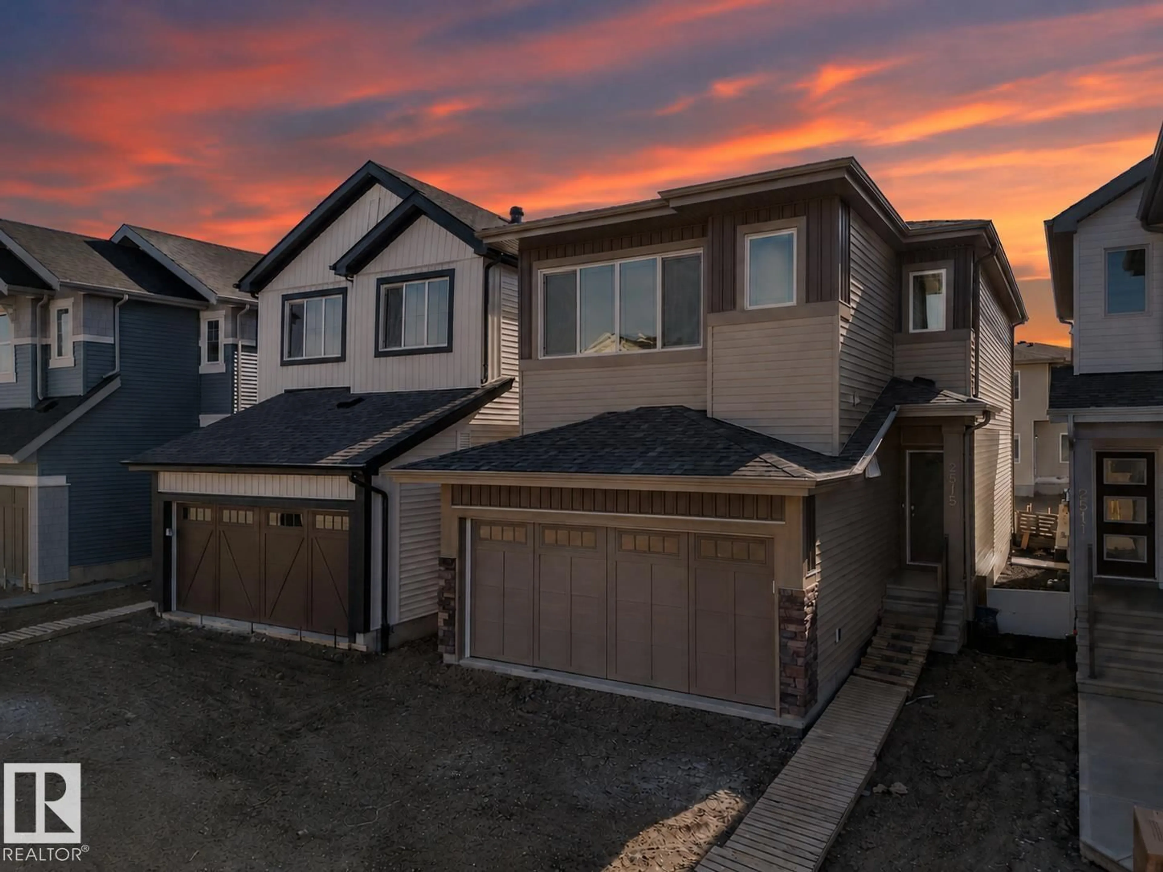 A pic from outside/outdoor area/front of a property/back of a property/a pic from drone, street for NW - 2515 211 ST, Edmonton Alberta T6M3H1