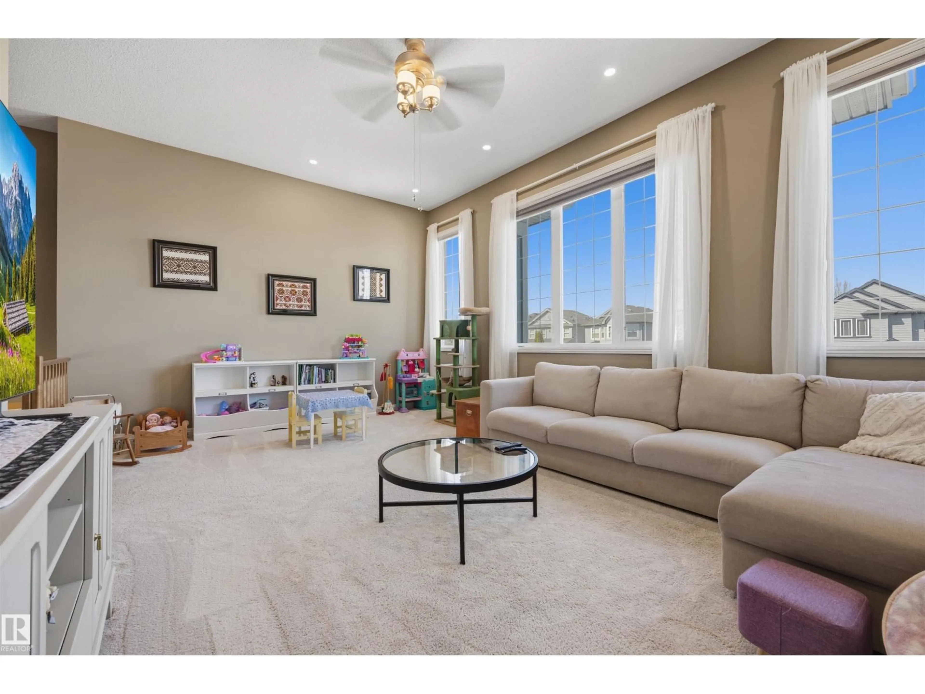 Living room with furniture, unknown for 255 SUNCREST RD, Sherwood Park Alberta T8H0B5