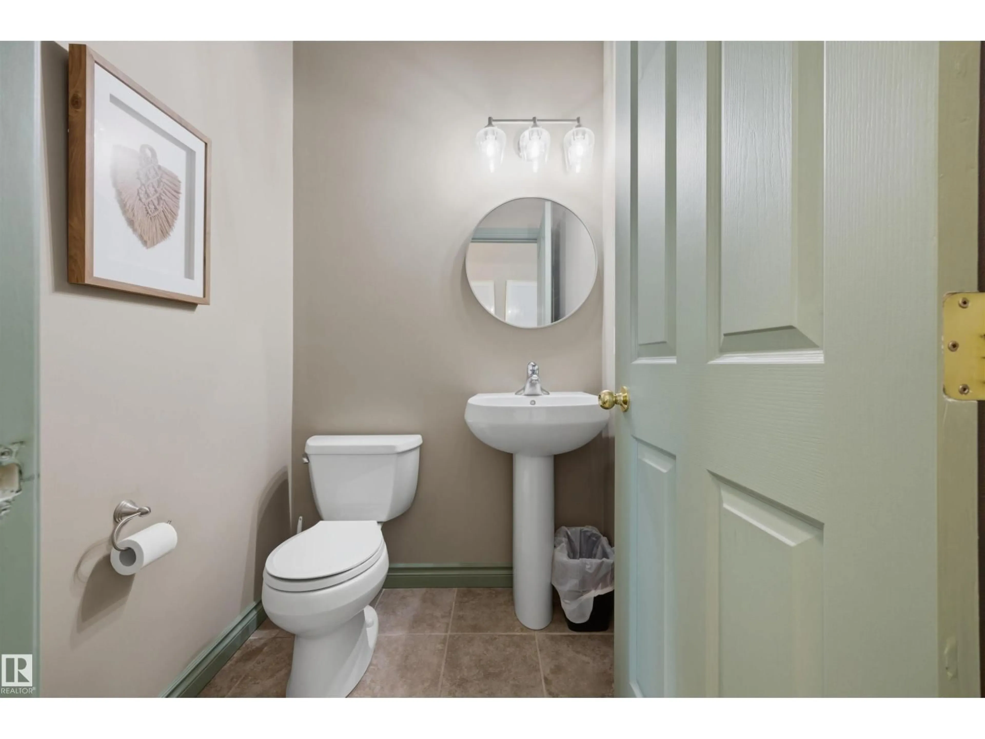 Standard bathroom, unknown for 255 SUNCREST RD, Sherwood Park Alberta T8H0B5