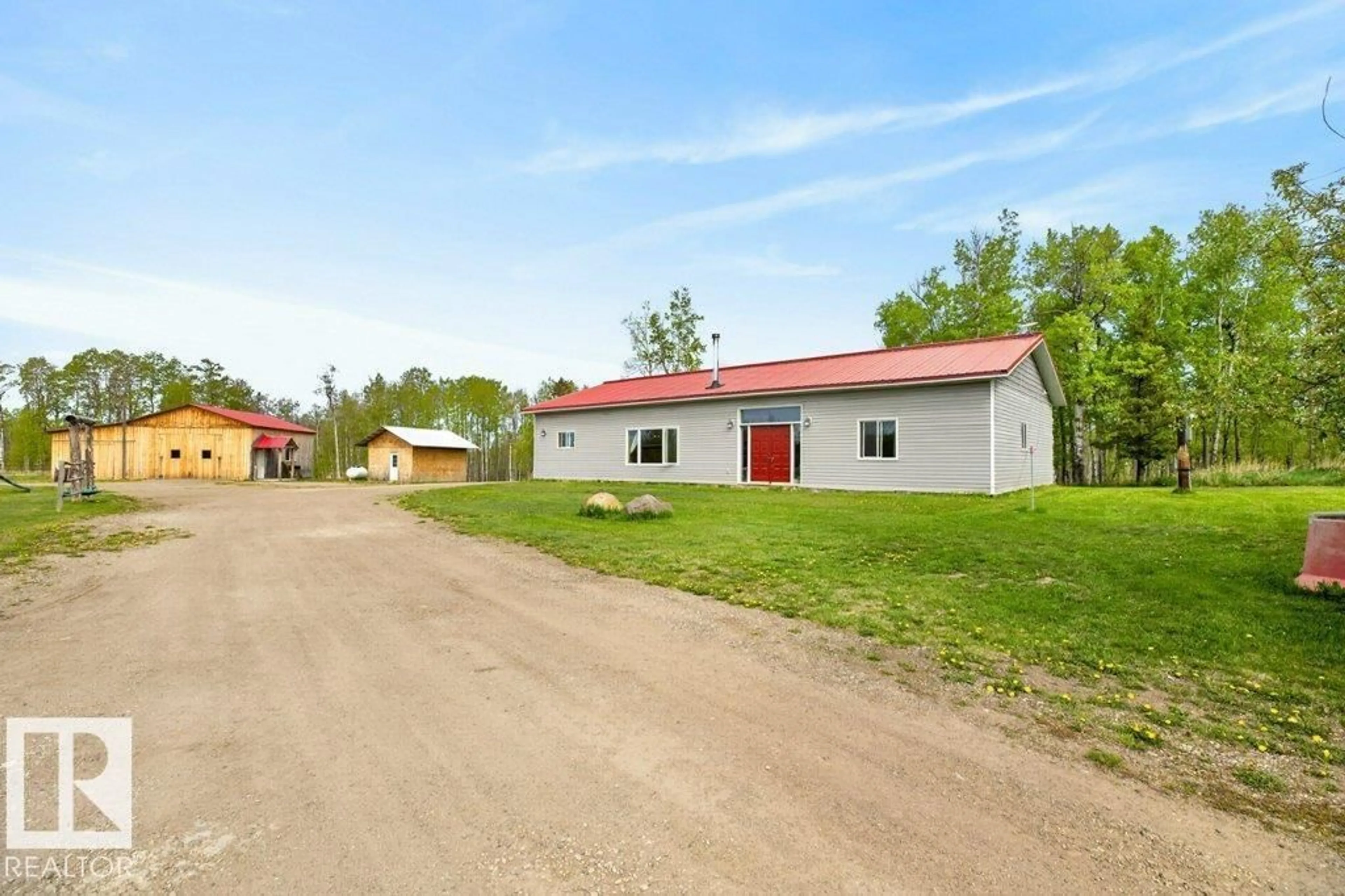A pic from outside/outdoor area/front of a property/back of a property/a pic from drone, building for 54214 RGE ROAD 53, Rural Lac Ste. Anne County Alberta T0E0L0