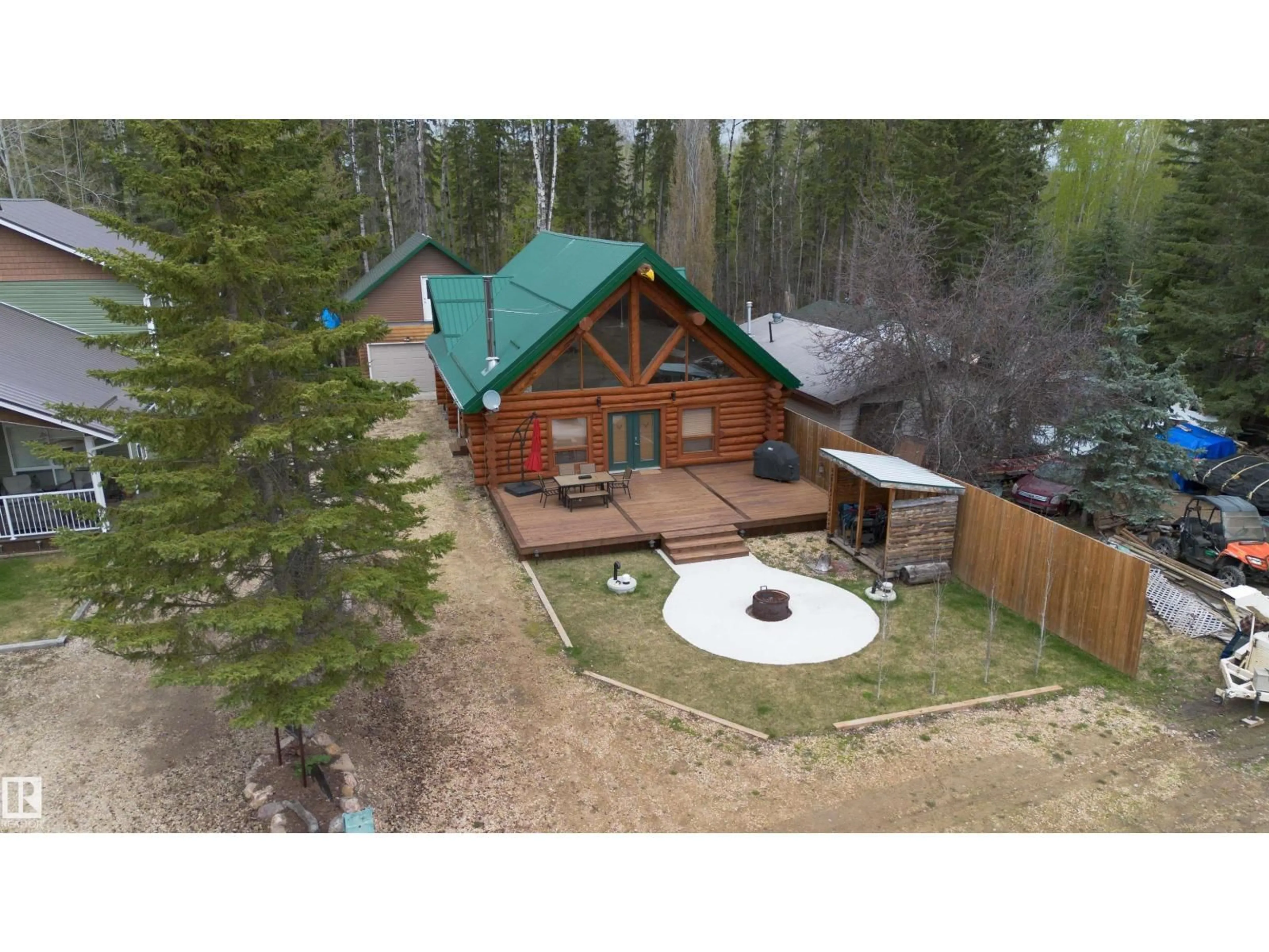 A pic from outside/outdoor area/front of a property/back of a property/a pic from drone, unknown for 68 63116 RGE ROAD 255, Rural Westlock County Alberta T0G2J0