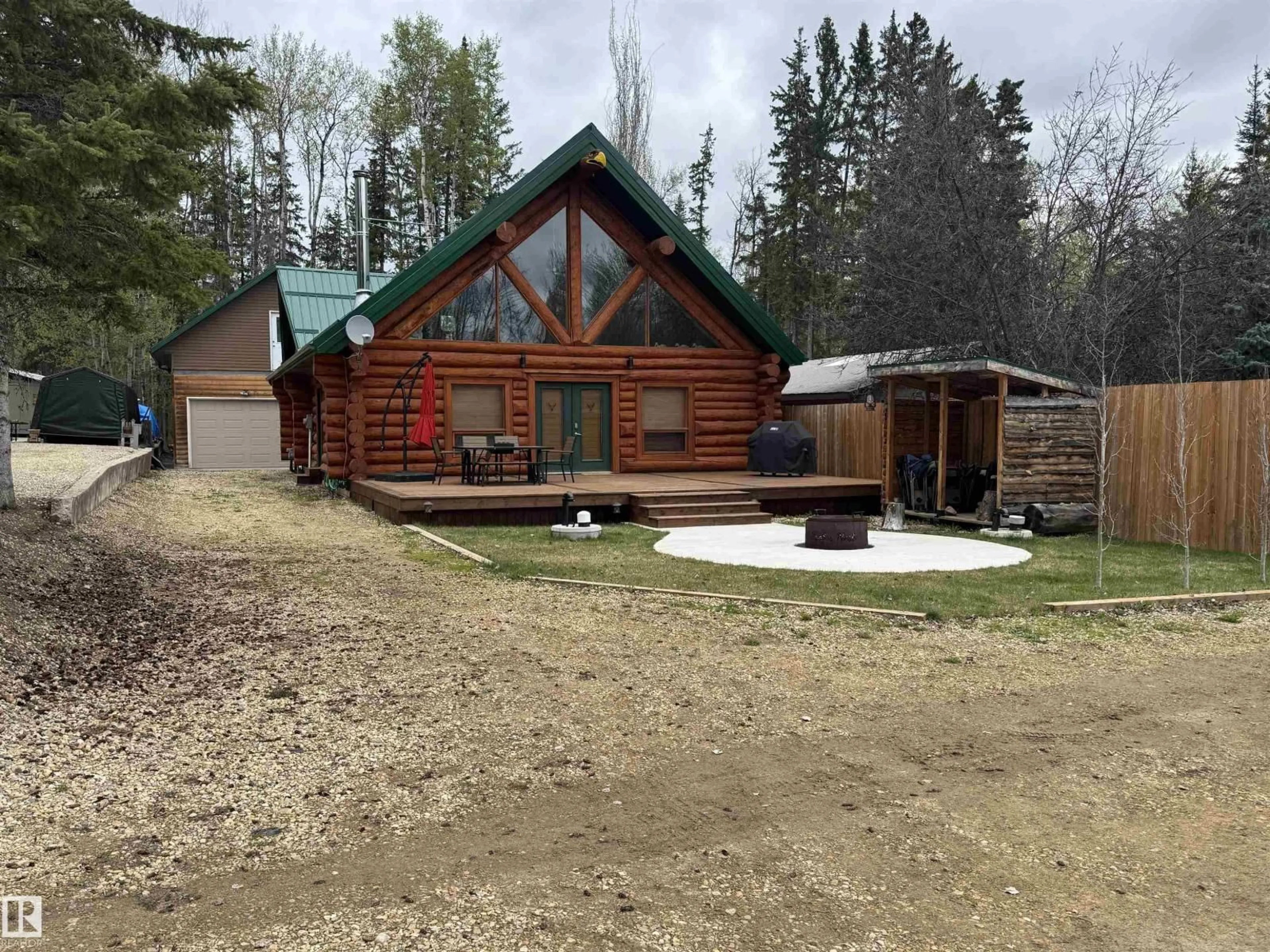 A pic from outside/outdoor area/front of a property/back of a property/a pic from drone, unknown for 68 63116 RGE ROAD 255, Rural Westlock County Alberta T0G2J0