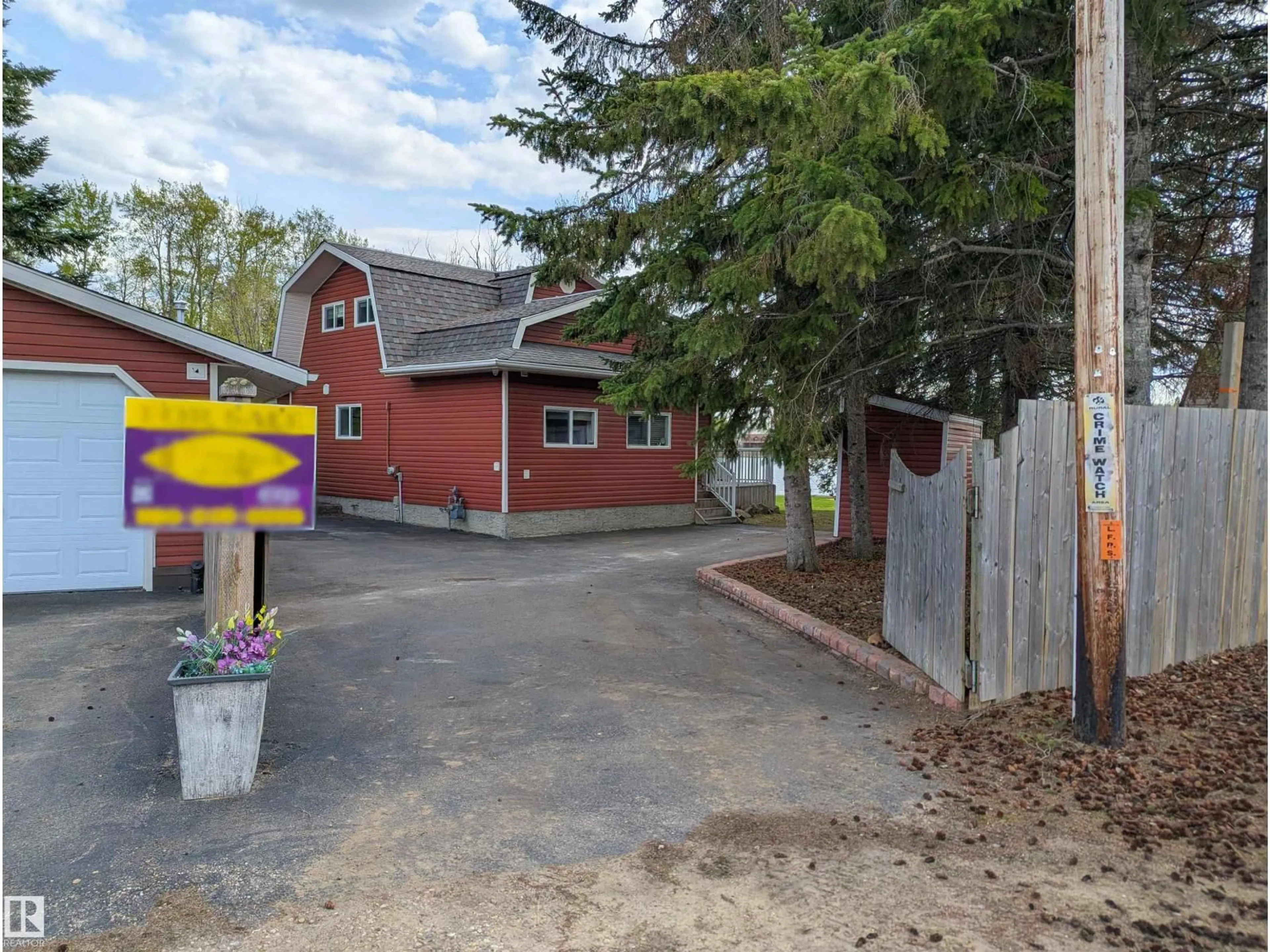 A pic from outside/outdoor area/front of a property/back of a property/a pic from drone, street for 8 BEAVER CR, Rural Westlock County Alberta T0G0S0