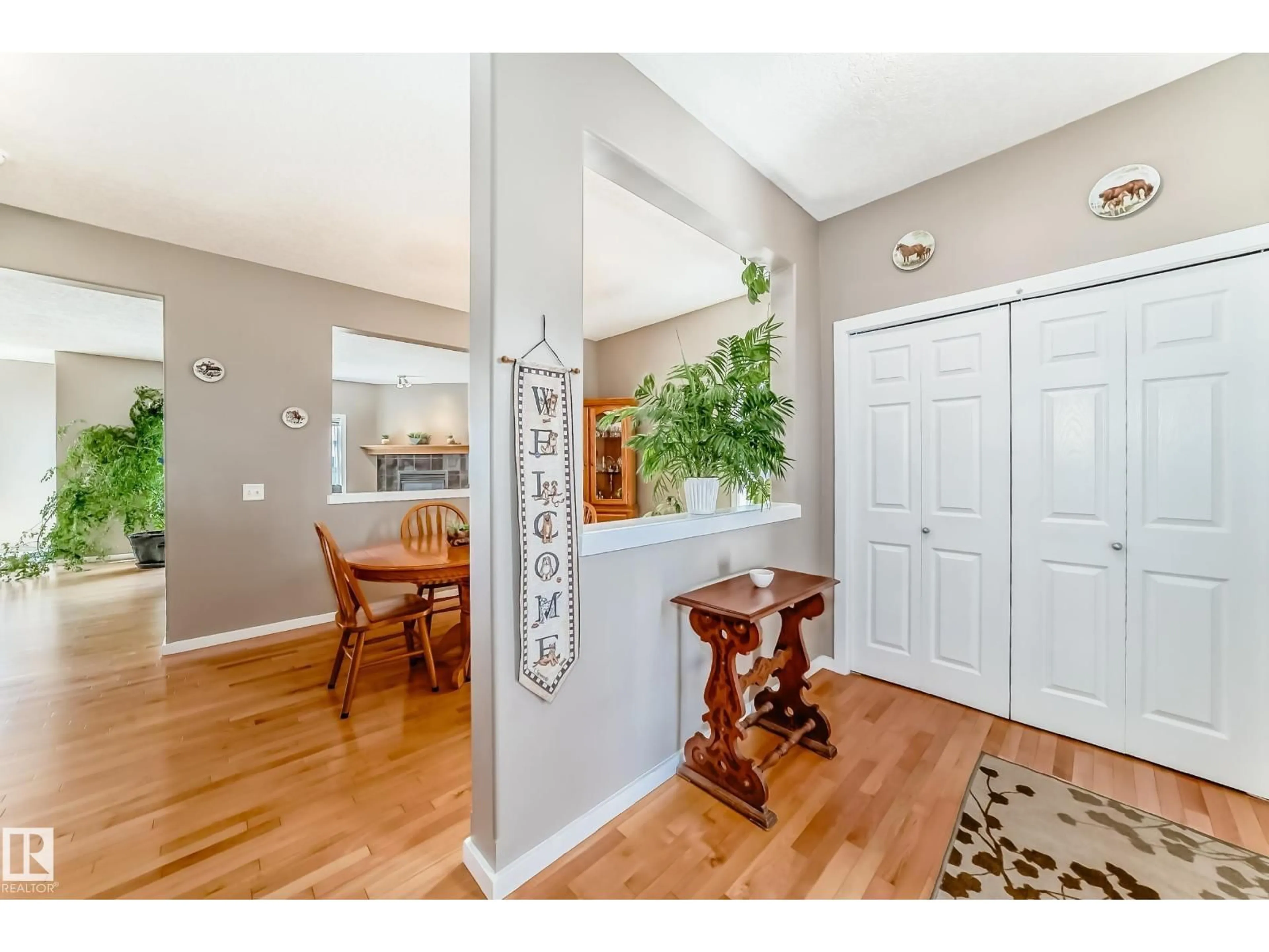 Indoor entryway for 14647 137 ST, Edmonton Alberta T6V1V2