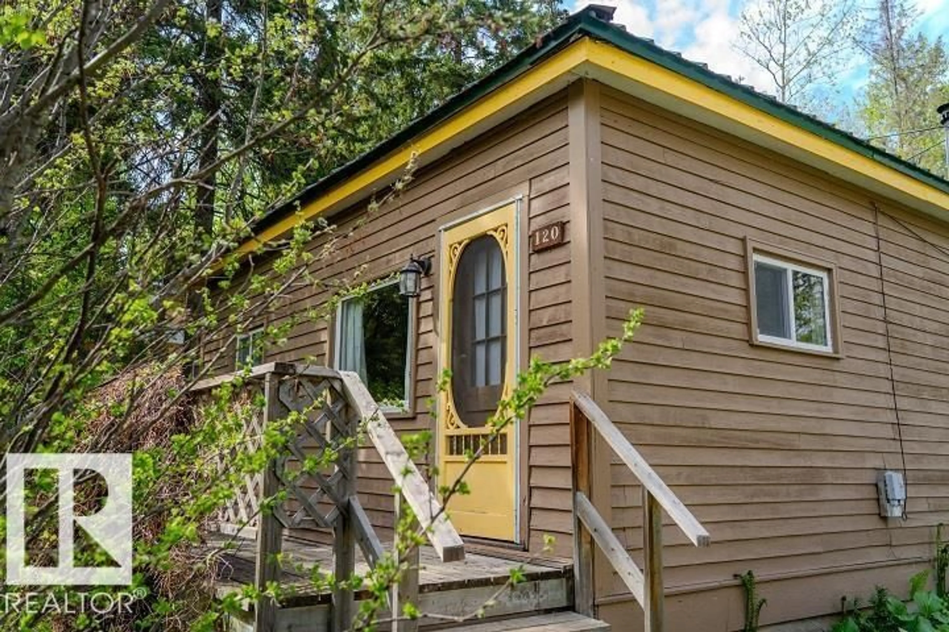 Shed for 120 7 ST, Rural Parkland County Alberta T2B0B0