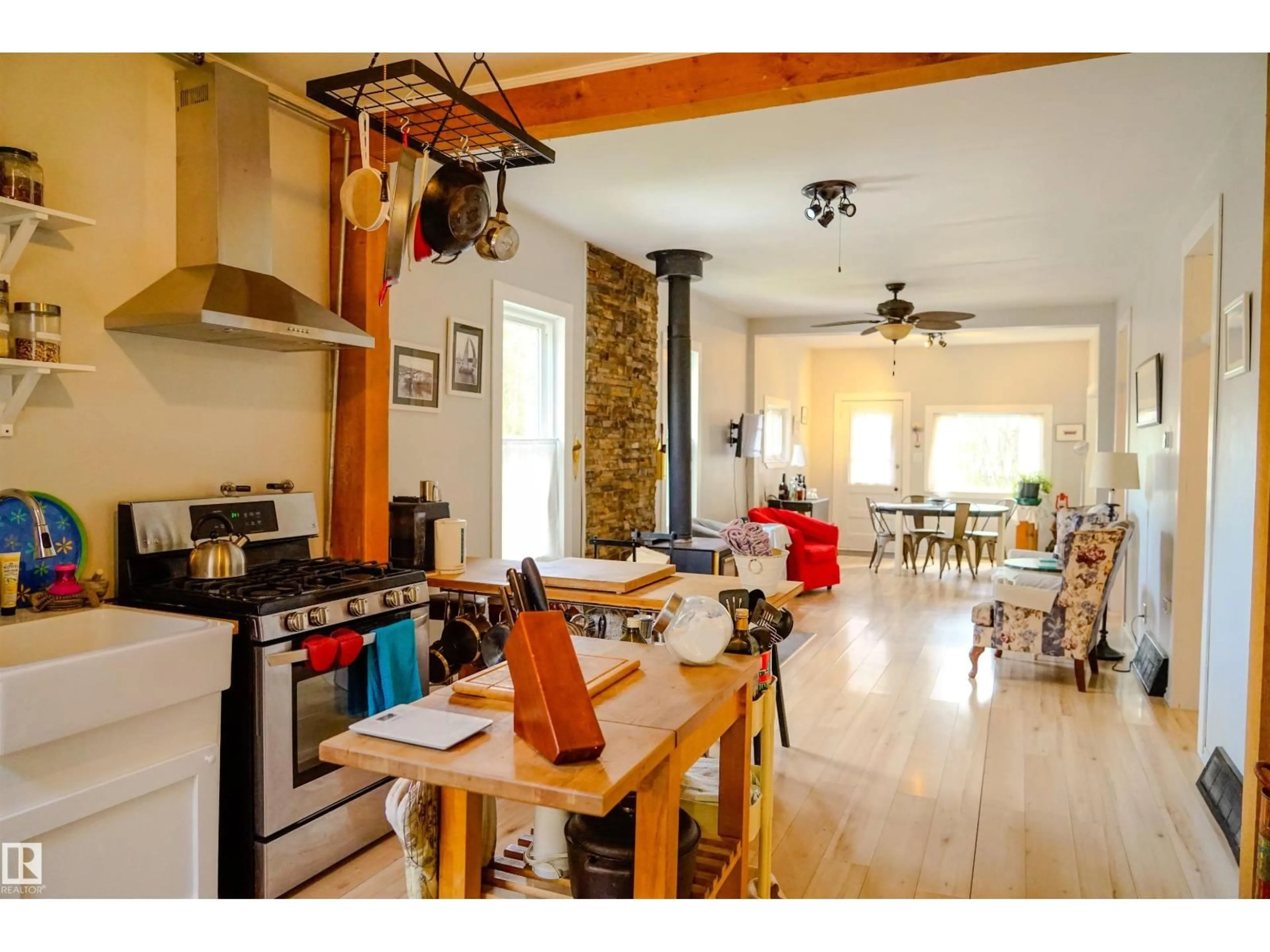 Open concept kitchen, unknown for 120 7 ST, Rural Parkland County Alberta T2B0B0