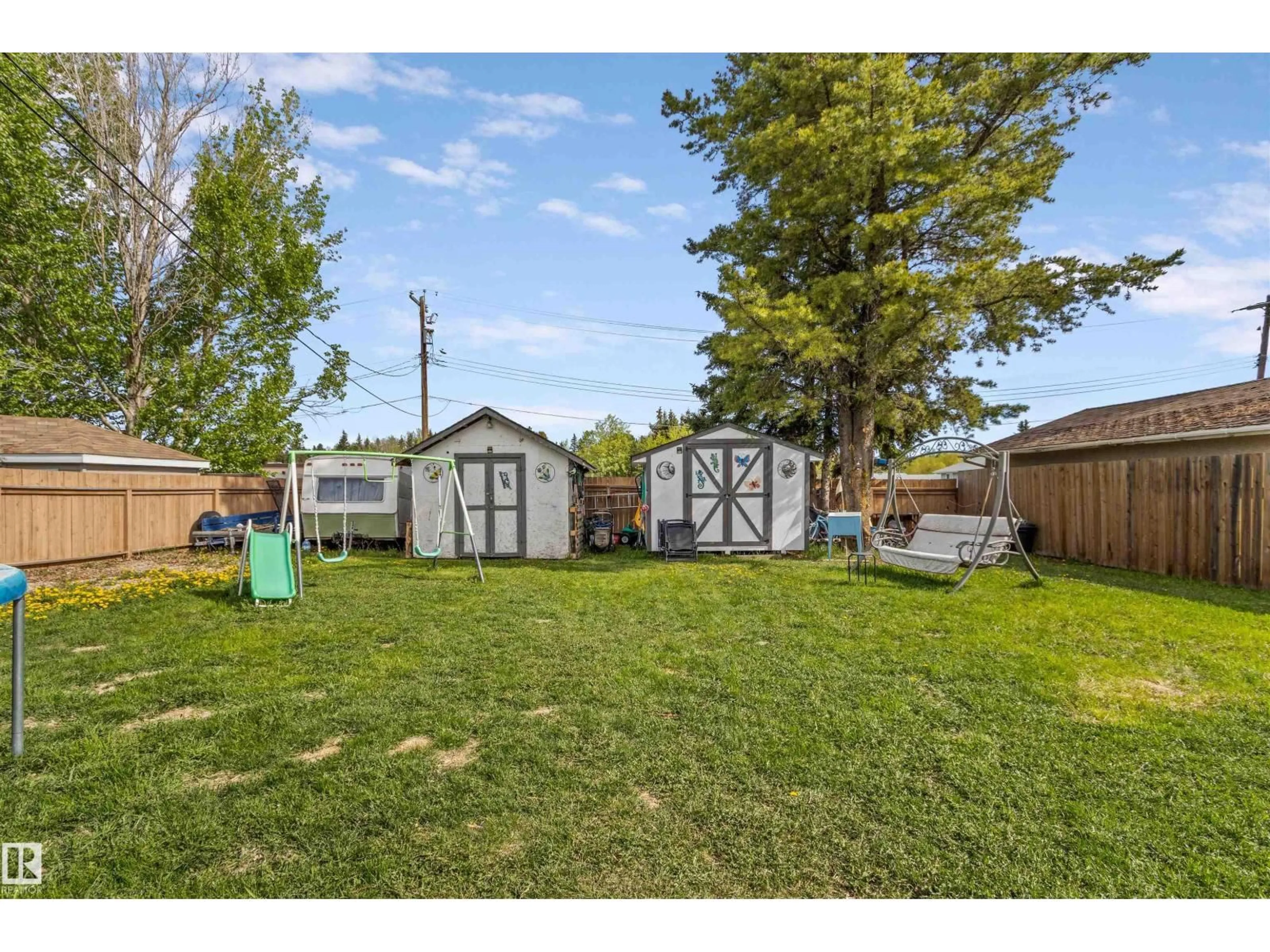 Shed for 4916 54A AV, Drayton Valley Alberta T7A1A3
