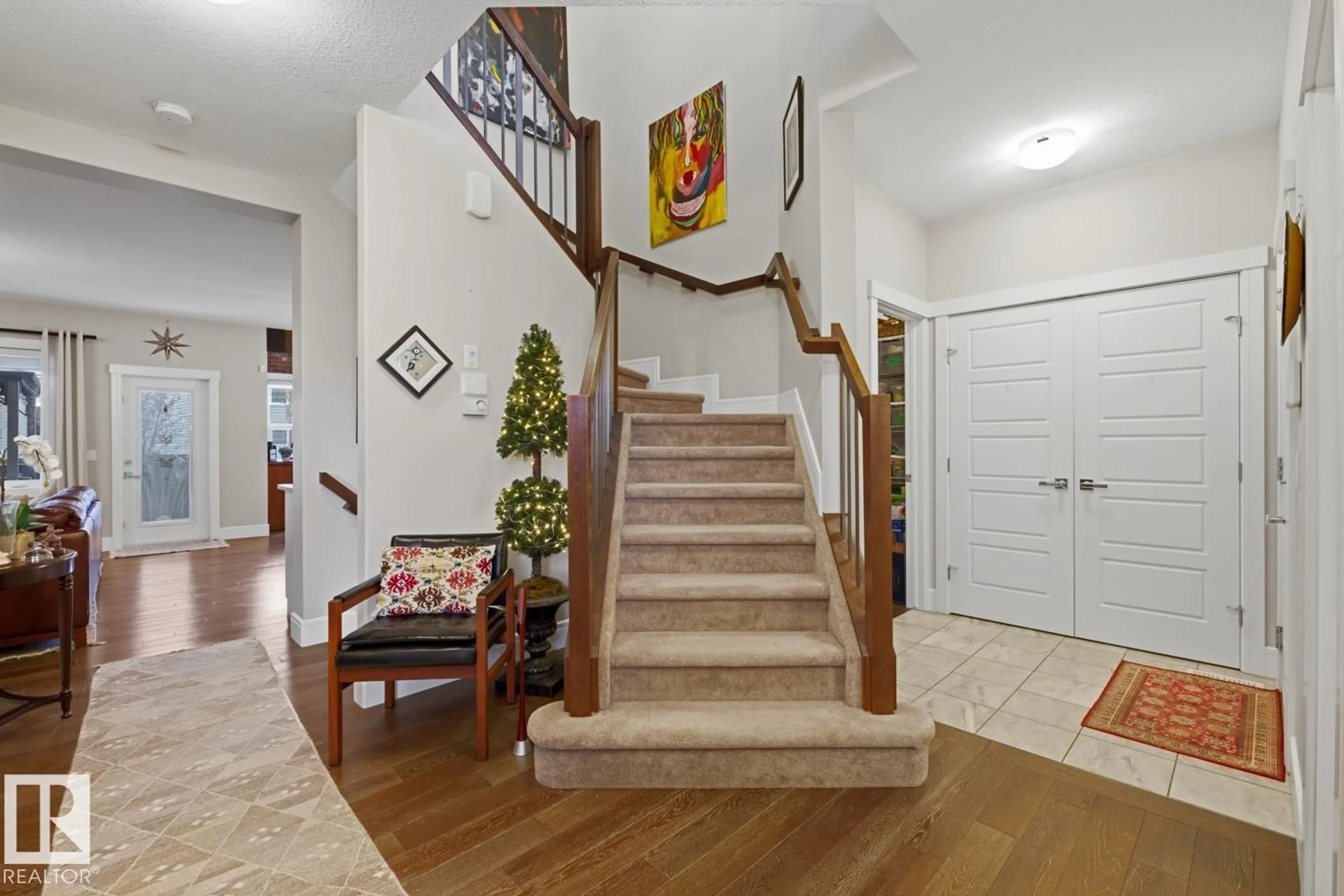 Indoor entryway for 1359 WESTERRA DR, Stony Plain Alberta T7Z0K7