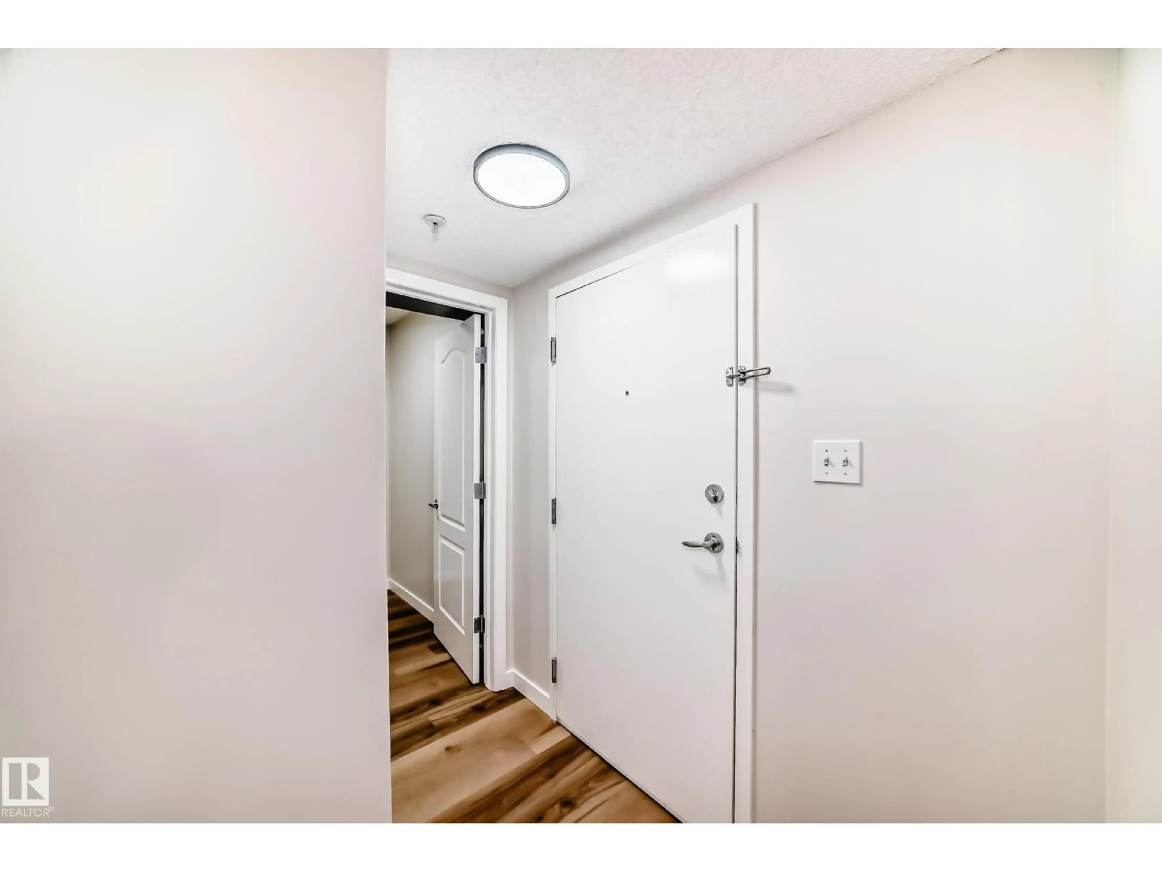 Indoor entryway for #108 - 12838 65 ST, Edmonton Alberta T5A5H3