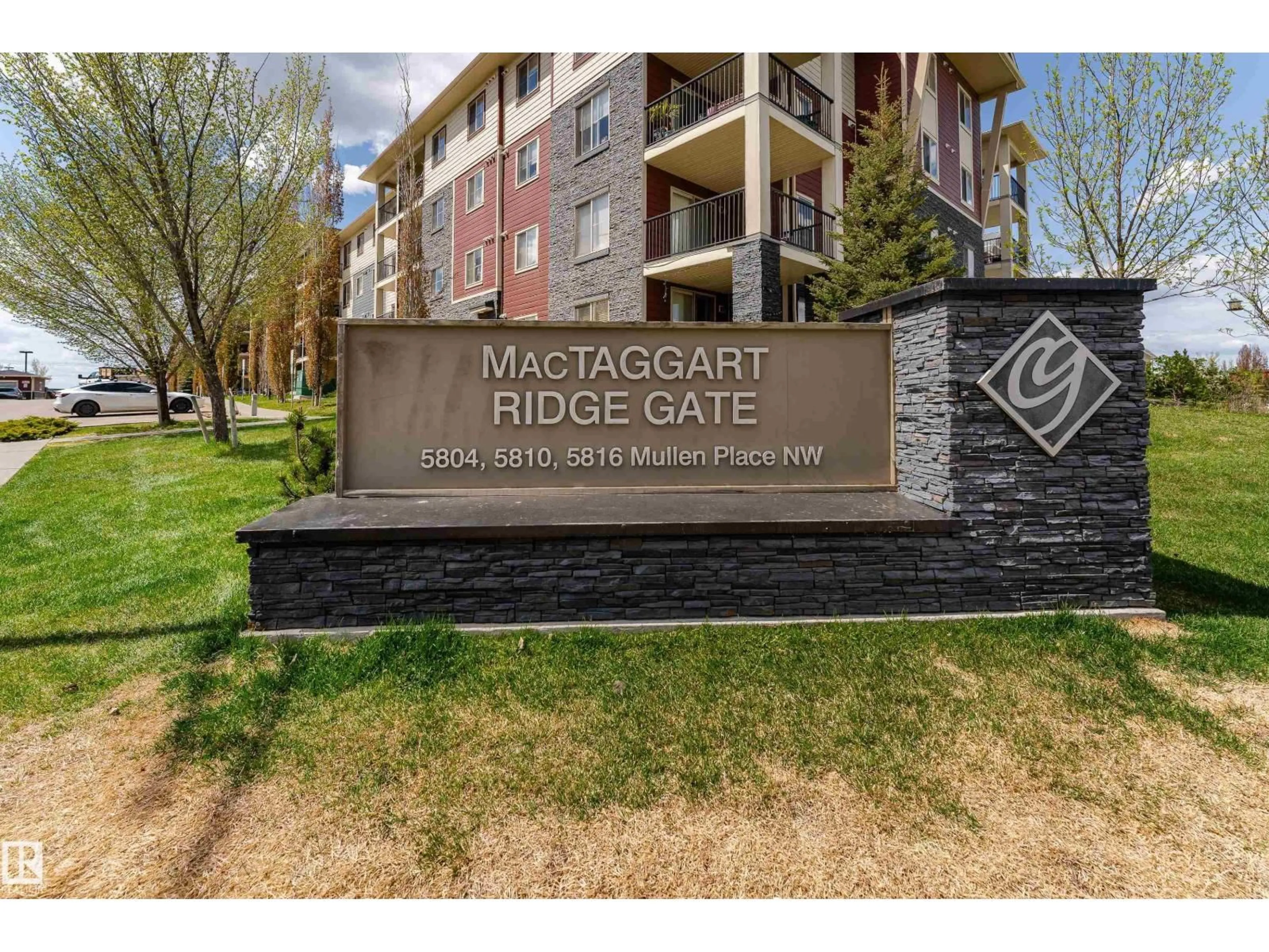 Indoor foyer for 409 - 5804 MULLEN PL, Edmonton Alberta T6R0W3
