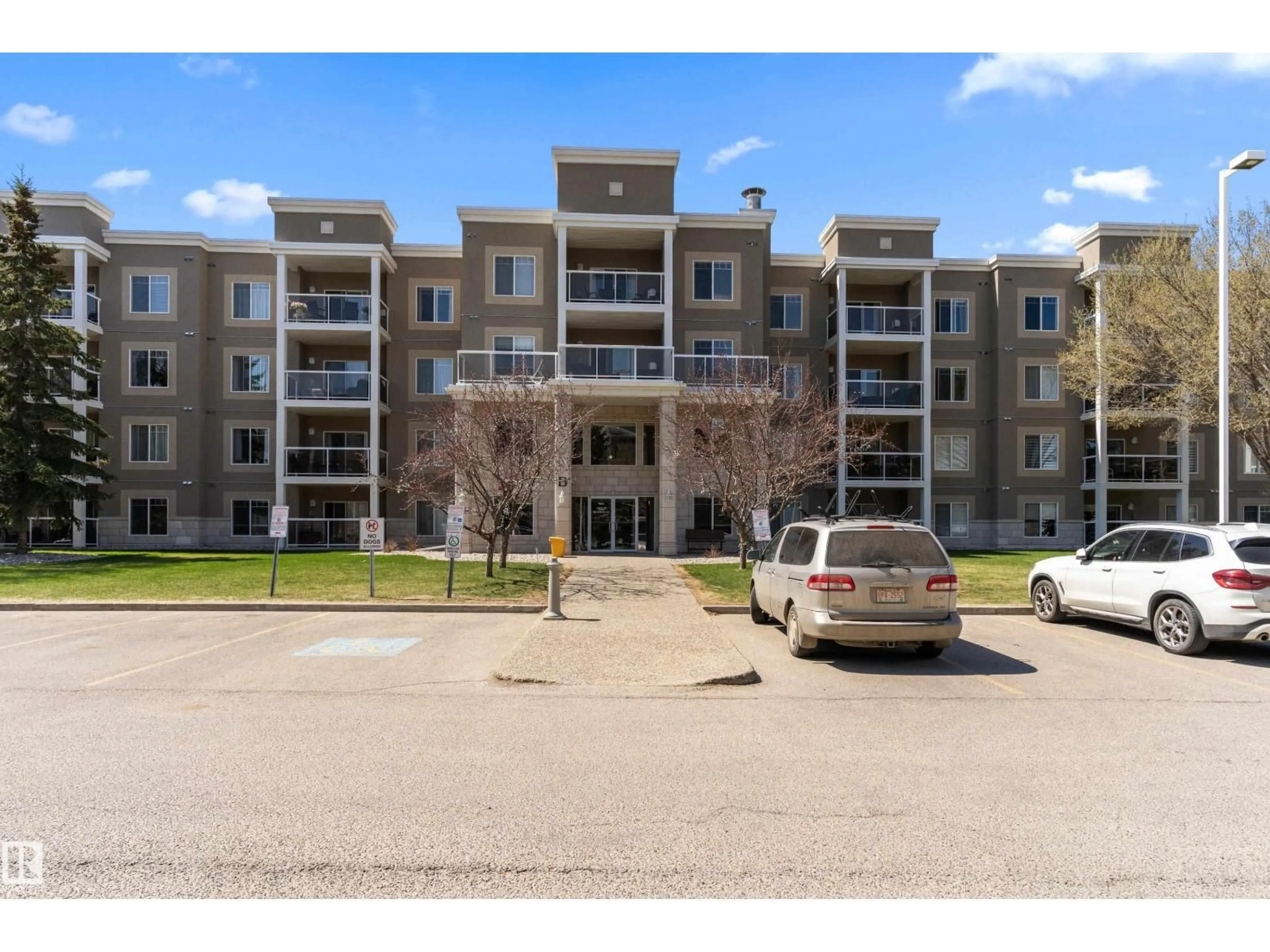 A pic from outside/outdoor area/front of a property/back of a property/a pic from drone, street for B - 238 MCKENNEY AV, St. Albert Alberta T8N7K3