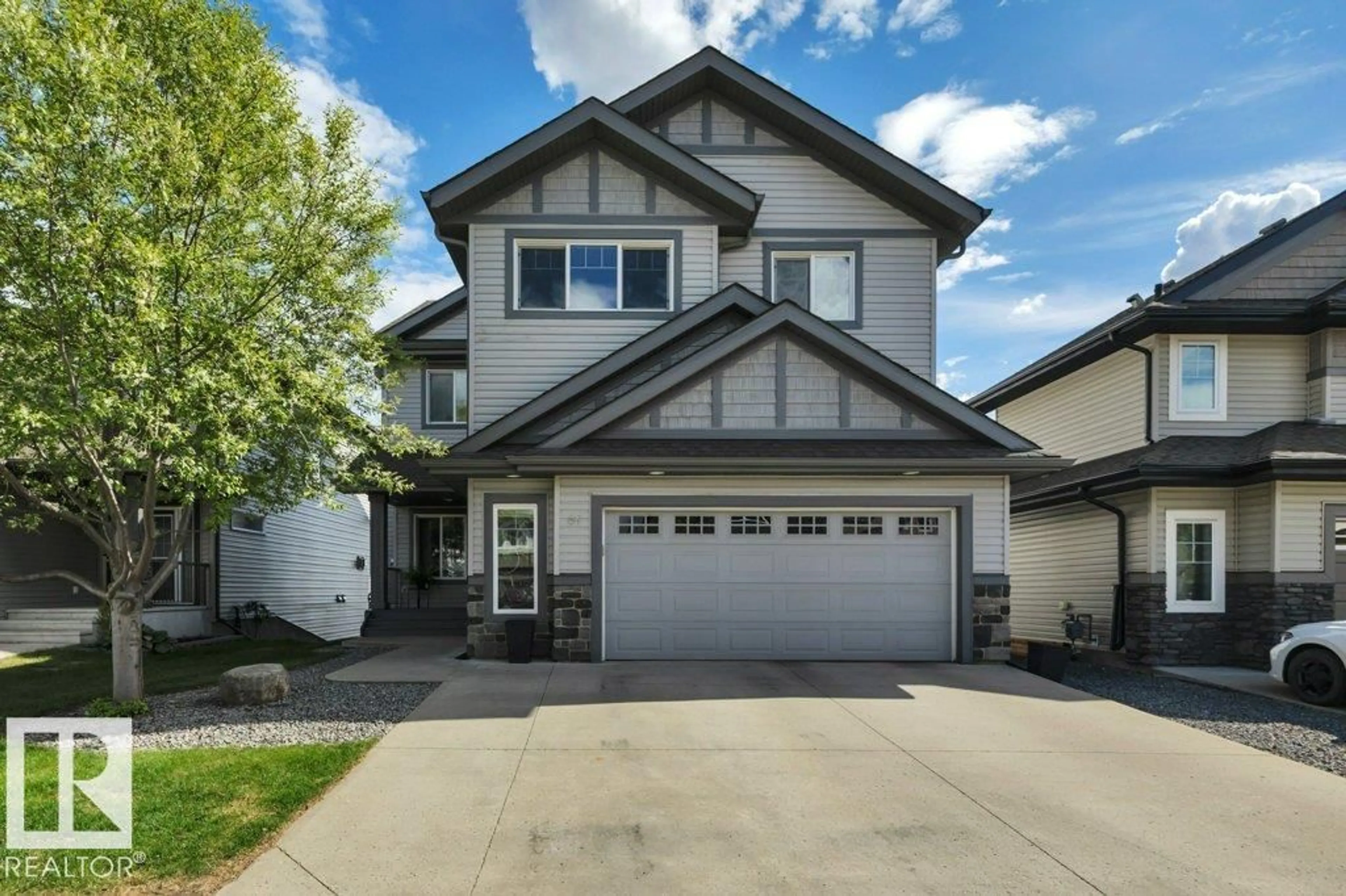 Home with vinyl exterior material, street for 69 SELKIRK PL, Leduc Alberta T9E0L4