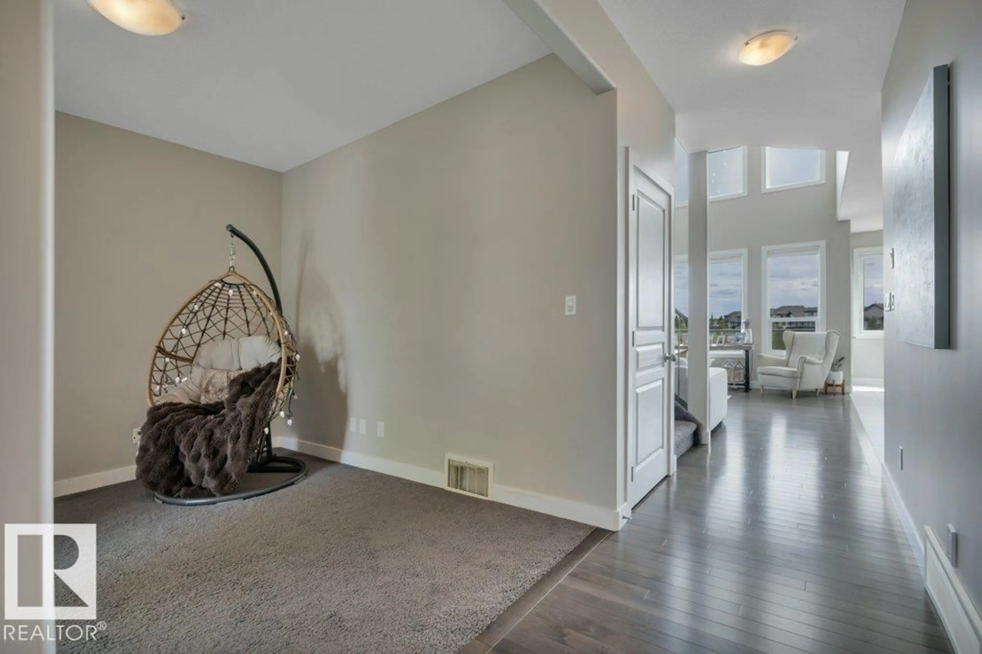 Indoor foyer for 69 SELKIRK PL, Leduc Alberta T9E0L4