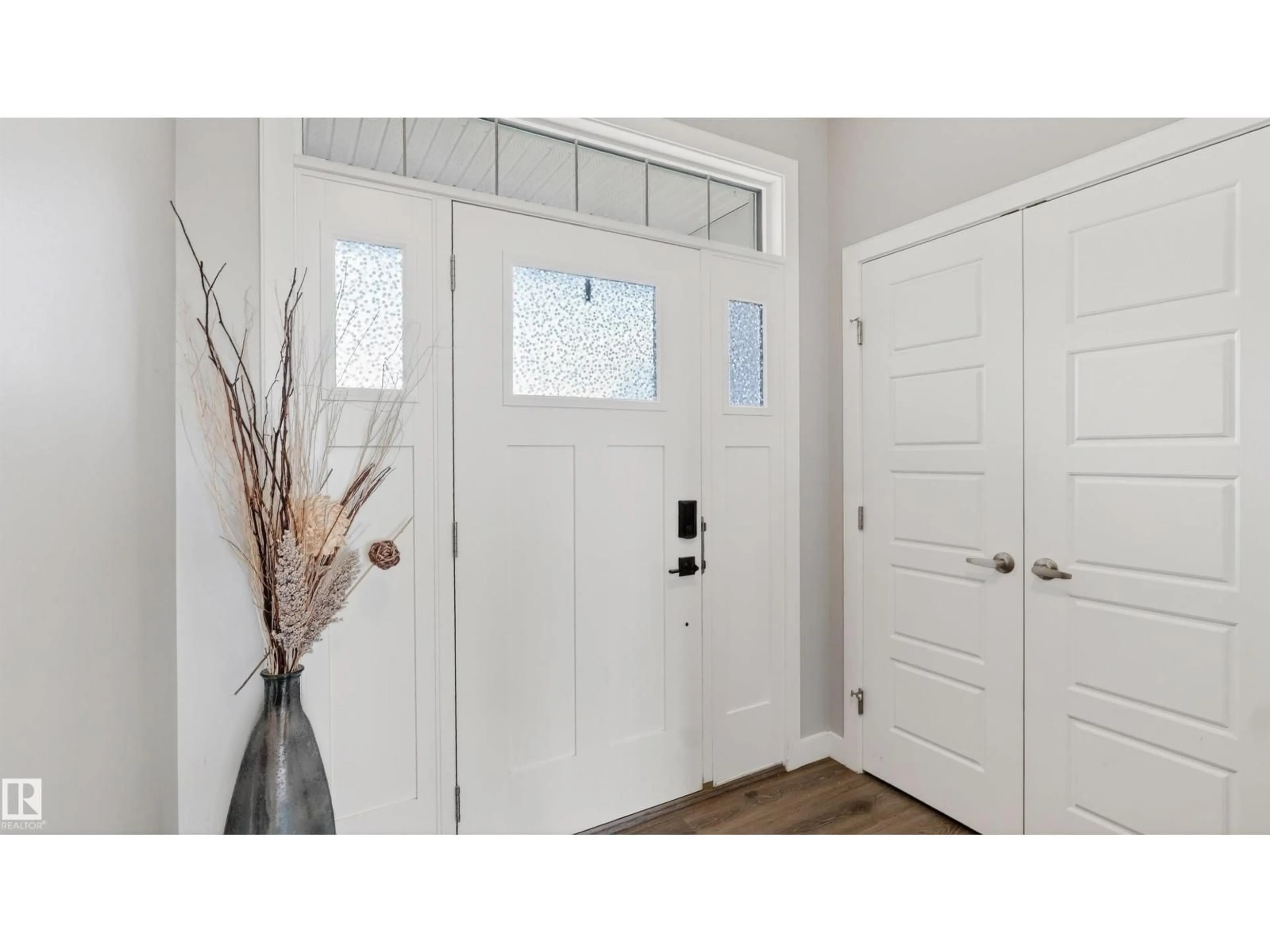 Indoor entryway for NW - 1723 200 ST, Edmonton Alberta T6M0Y2