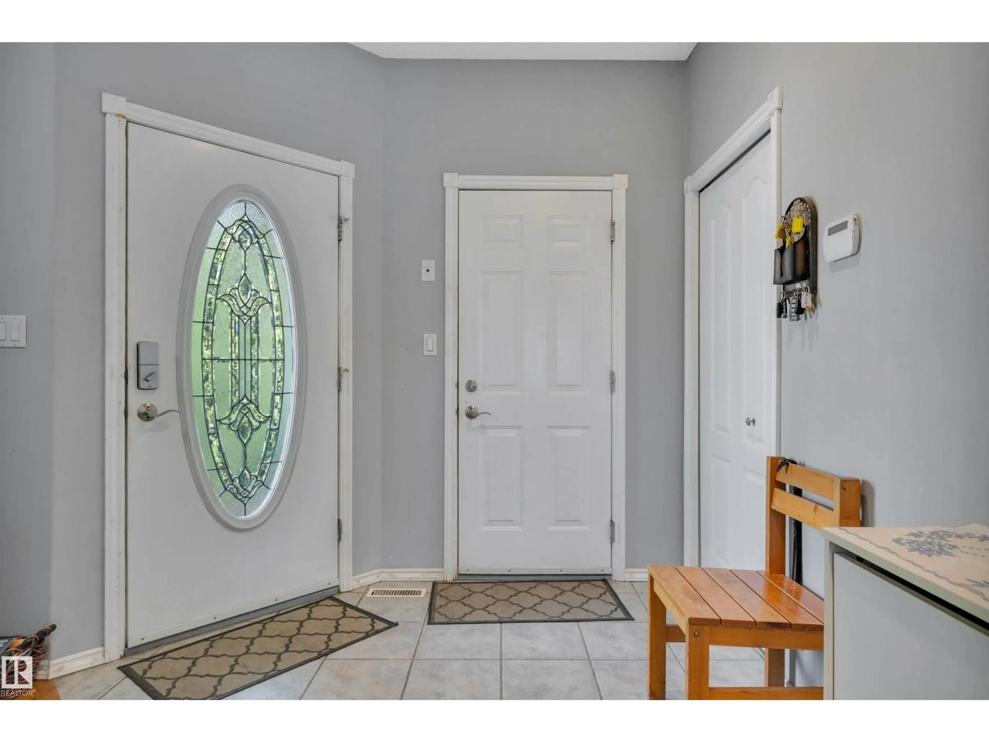 Indoor entryway for NW - 14932 136 ST, Edmonton Alberta T6V1M3