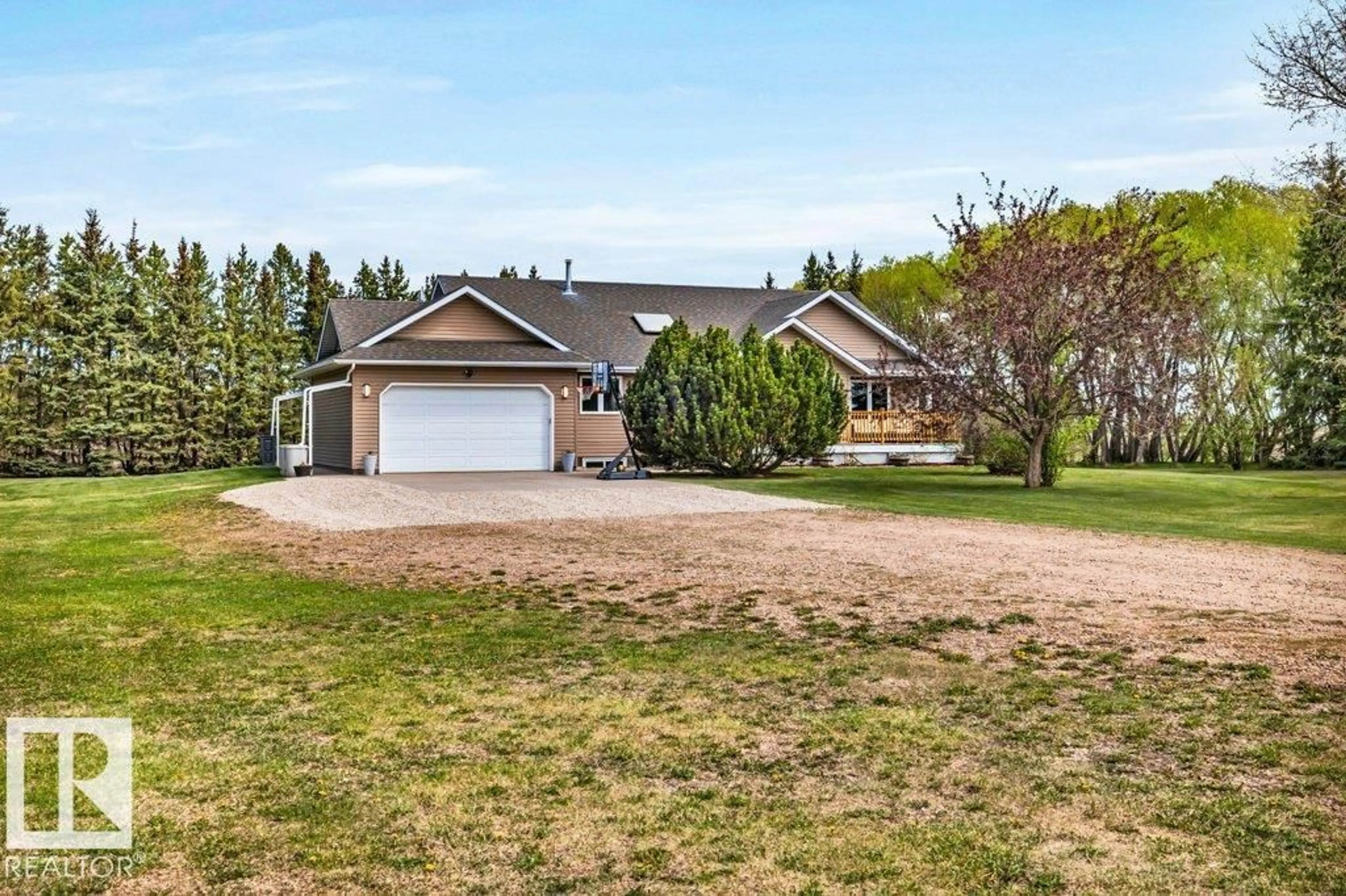 A pic from outside/outdoor area/front of a property/back of a property/a pic from drone, unknown for 263018 TWP RD 464, Rural Wetaskiwin County Alberta T9A1X2