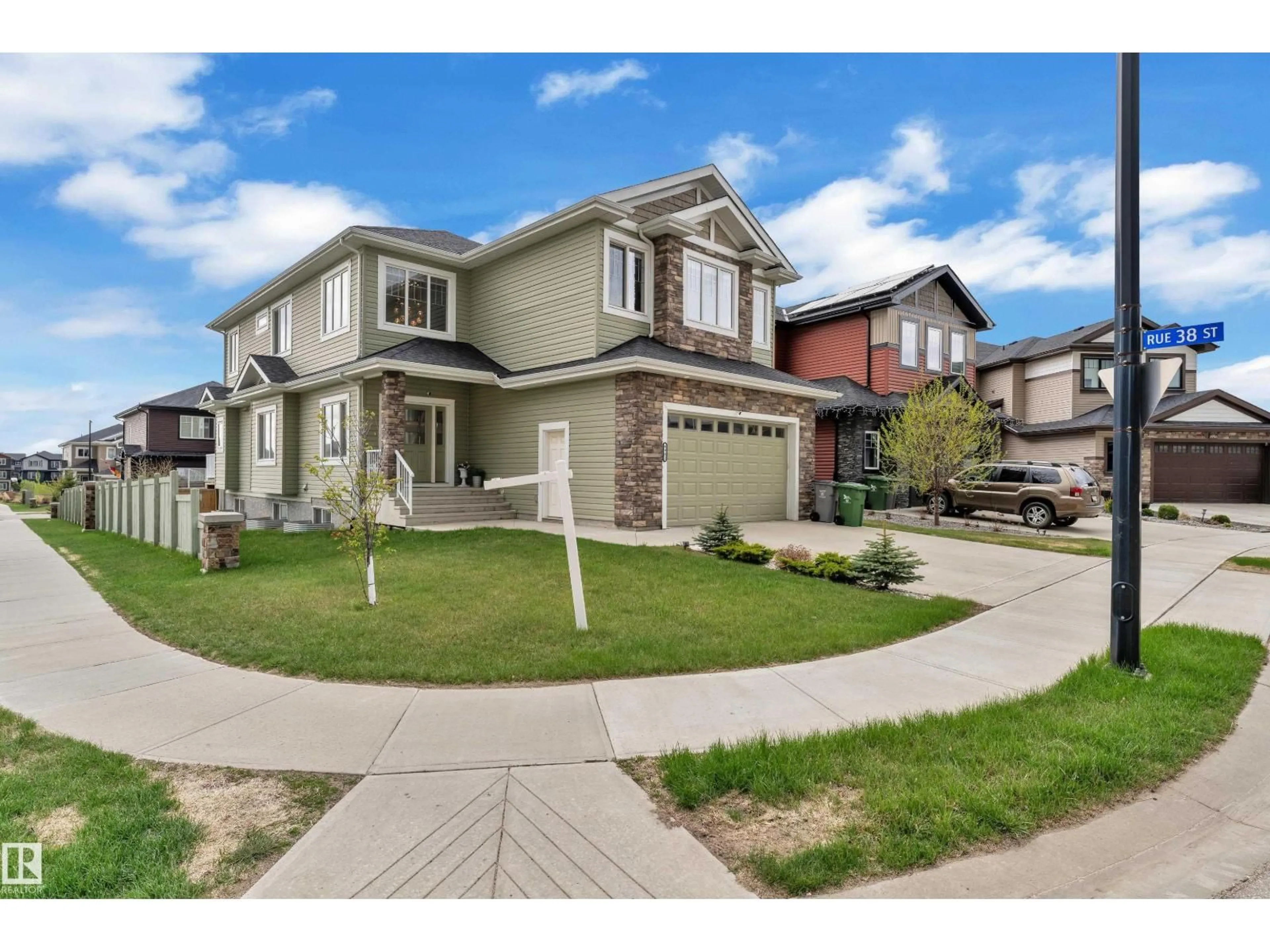 Unknown for 4902 38 ST, Beaumont Alberta T4X2B6