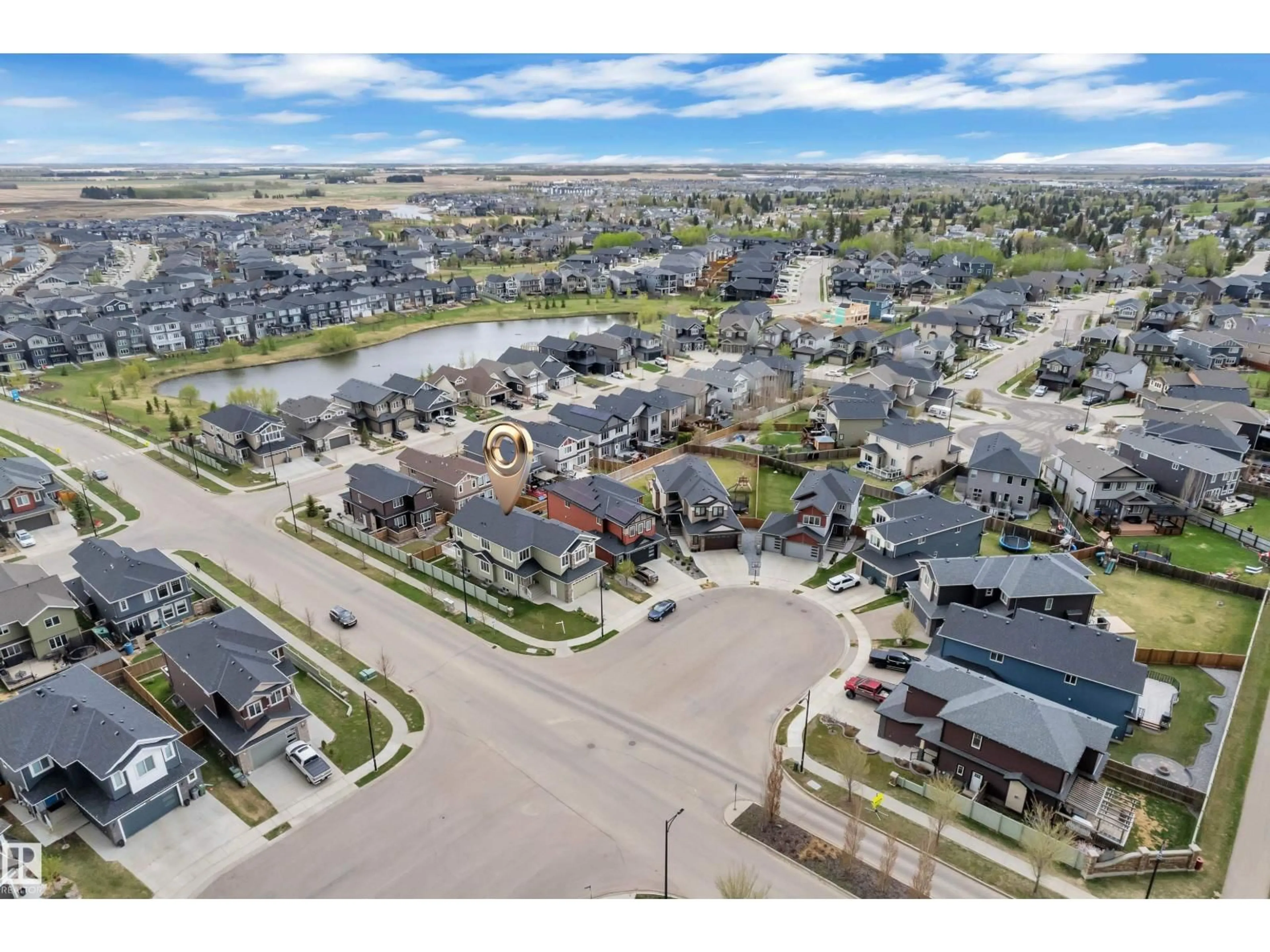 A pic from outside/outdoor area/front of a property/back of a property/a pic from drone, street for 4902 38 ST, Beaumont Alberta T4X2B6