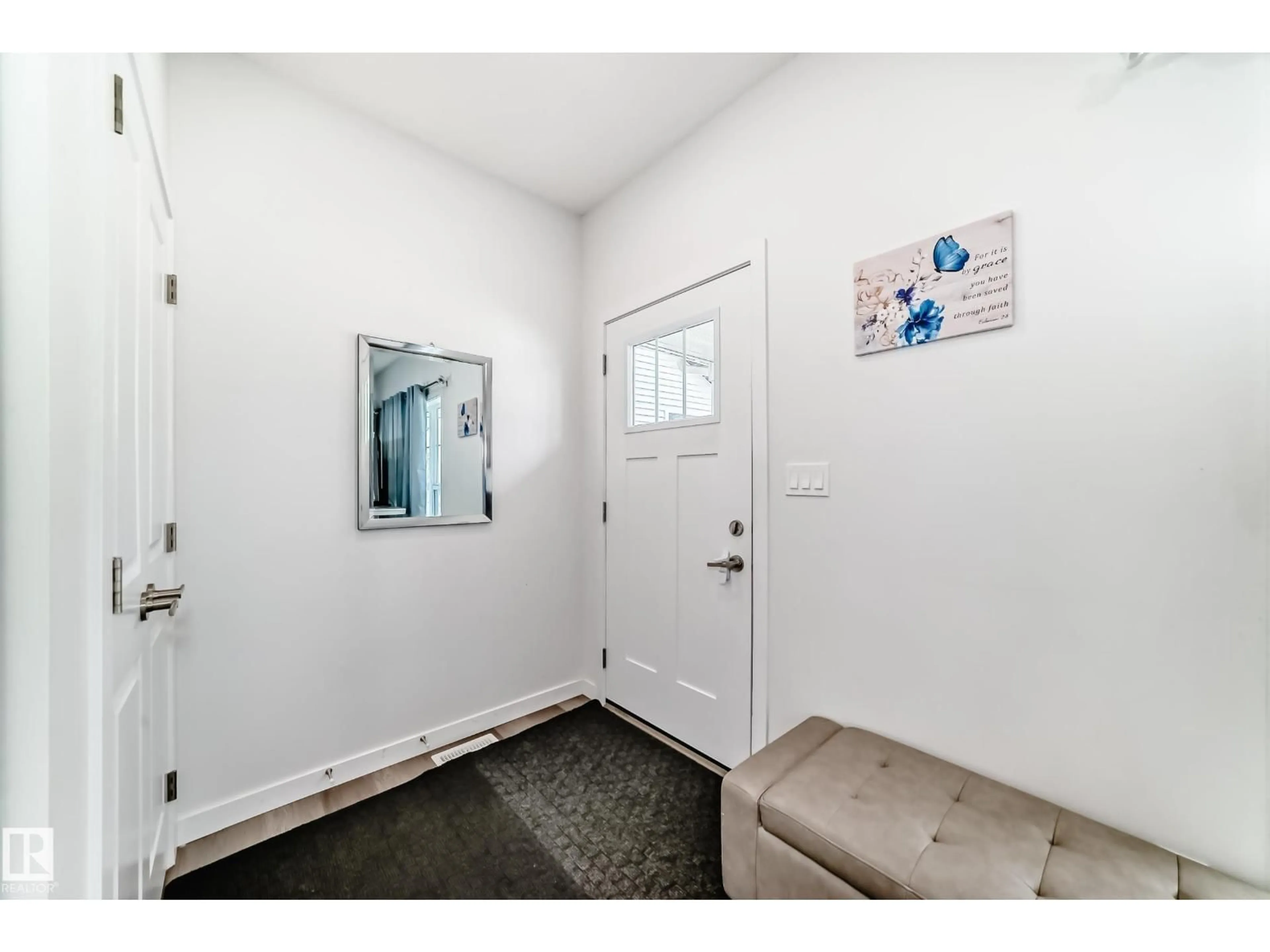 Indoor entryway for 5167 EDGEMONT BV, Edmonton Alberta T6M1J7
