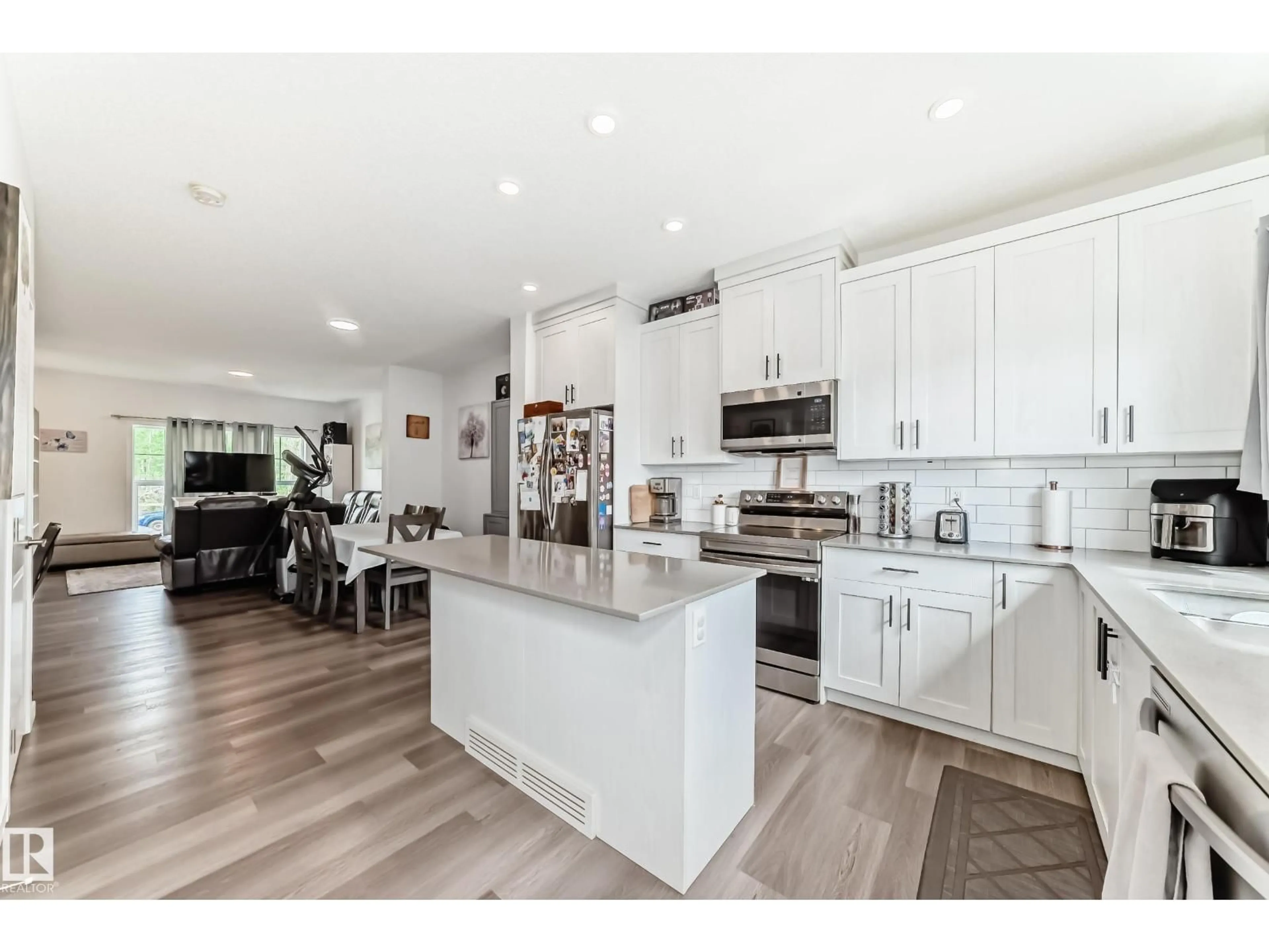 Open concept kitchen, unknown for 5167 EDGEMONT BV, Edmonton Alberta T6M1J7