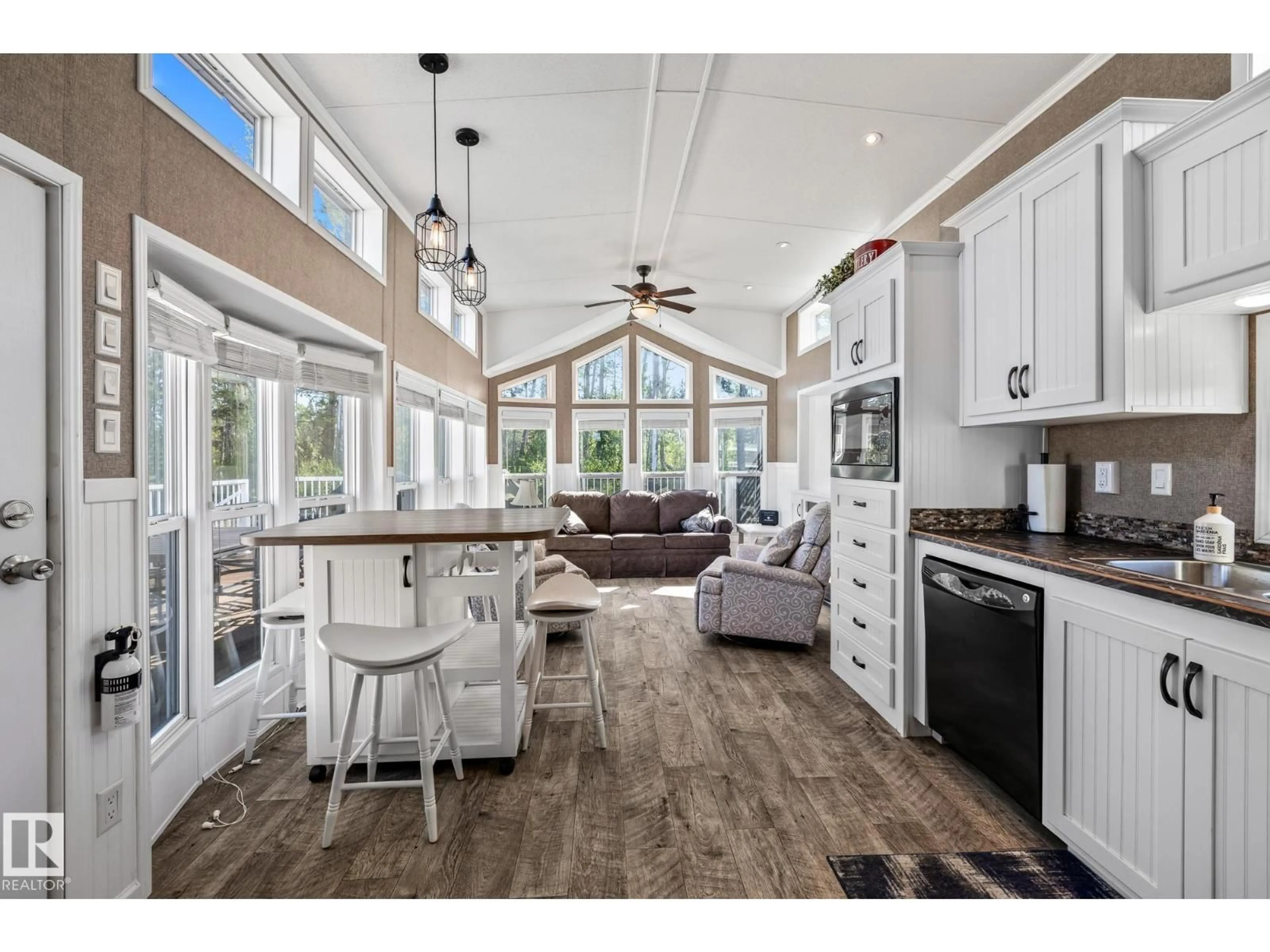 Open concept kitchen, unknown for 565 53126 RGE ROAD 70, Rural Parkland County Alberta T7Z1M1