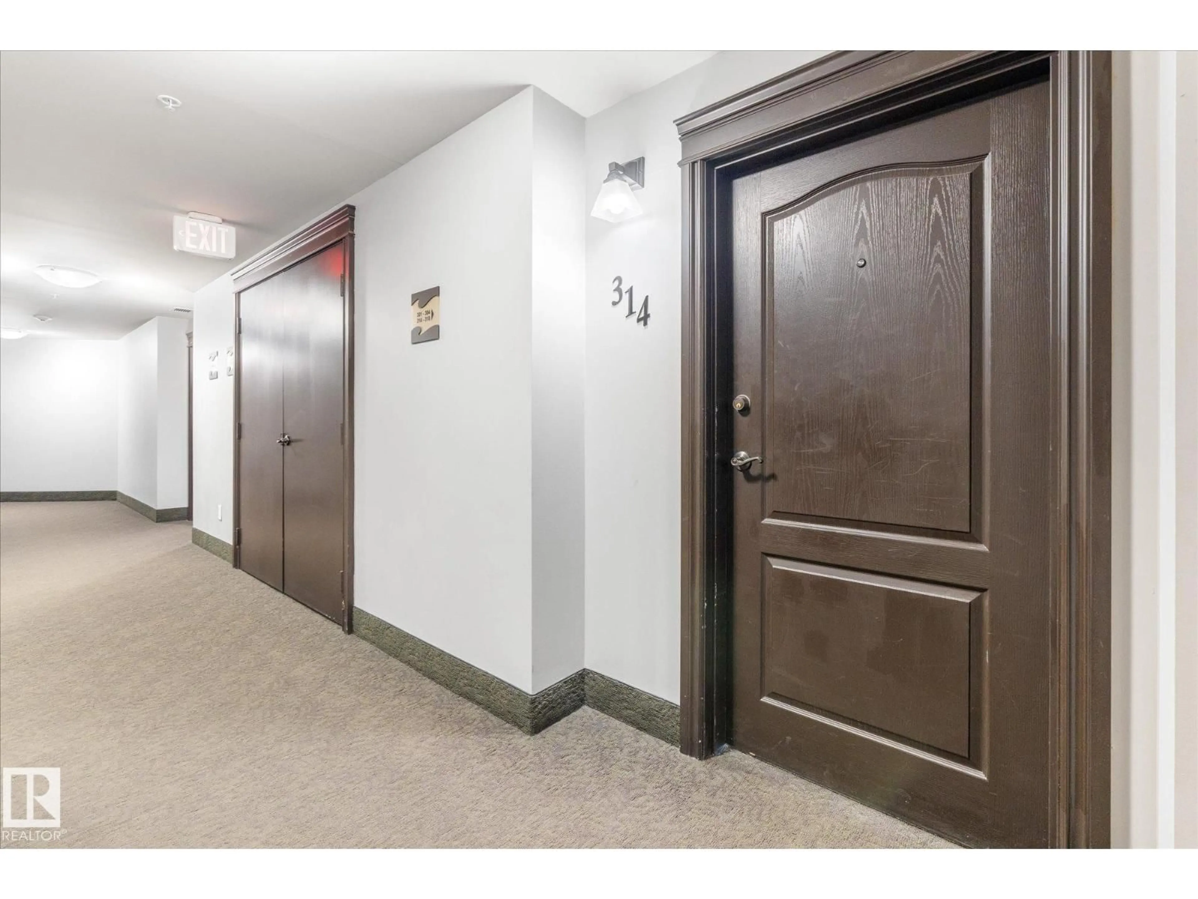 Indoor foyer for 314 FIFTH AV, Spruce Grove Alberta T7X2C5