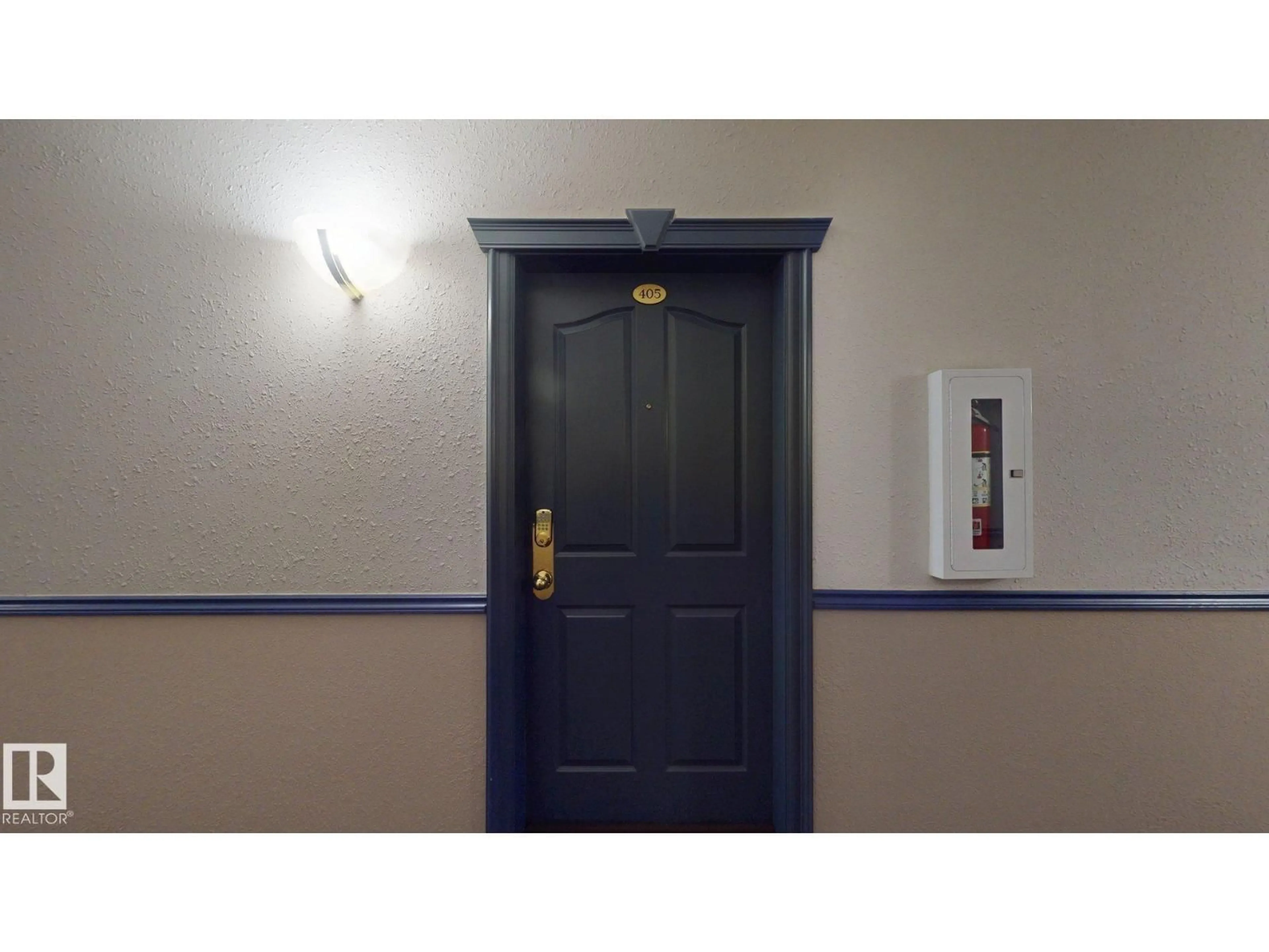 Indoor foyer for 405 - 16303 95 ST, Edmonton Alberta T5Z3V1