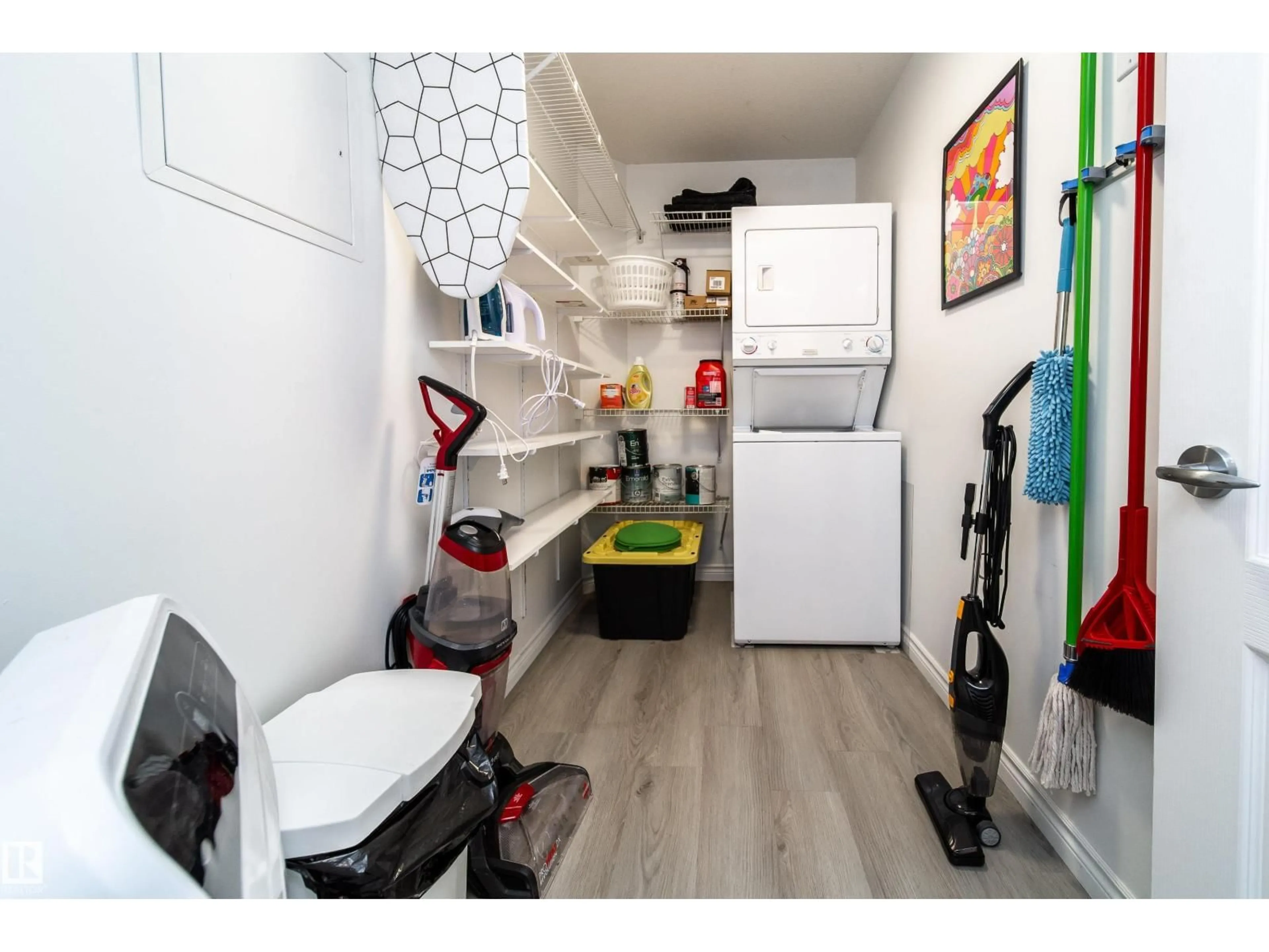 A pic of a room for #303 - 9938 104 ST NW, Edmonton Alberta T5K2X7