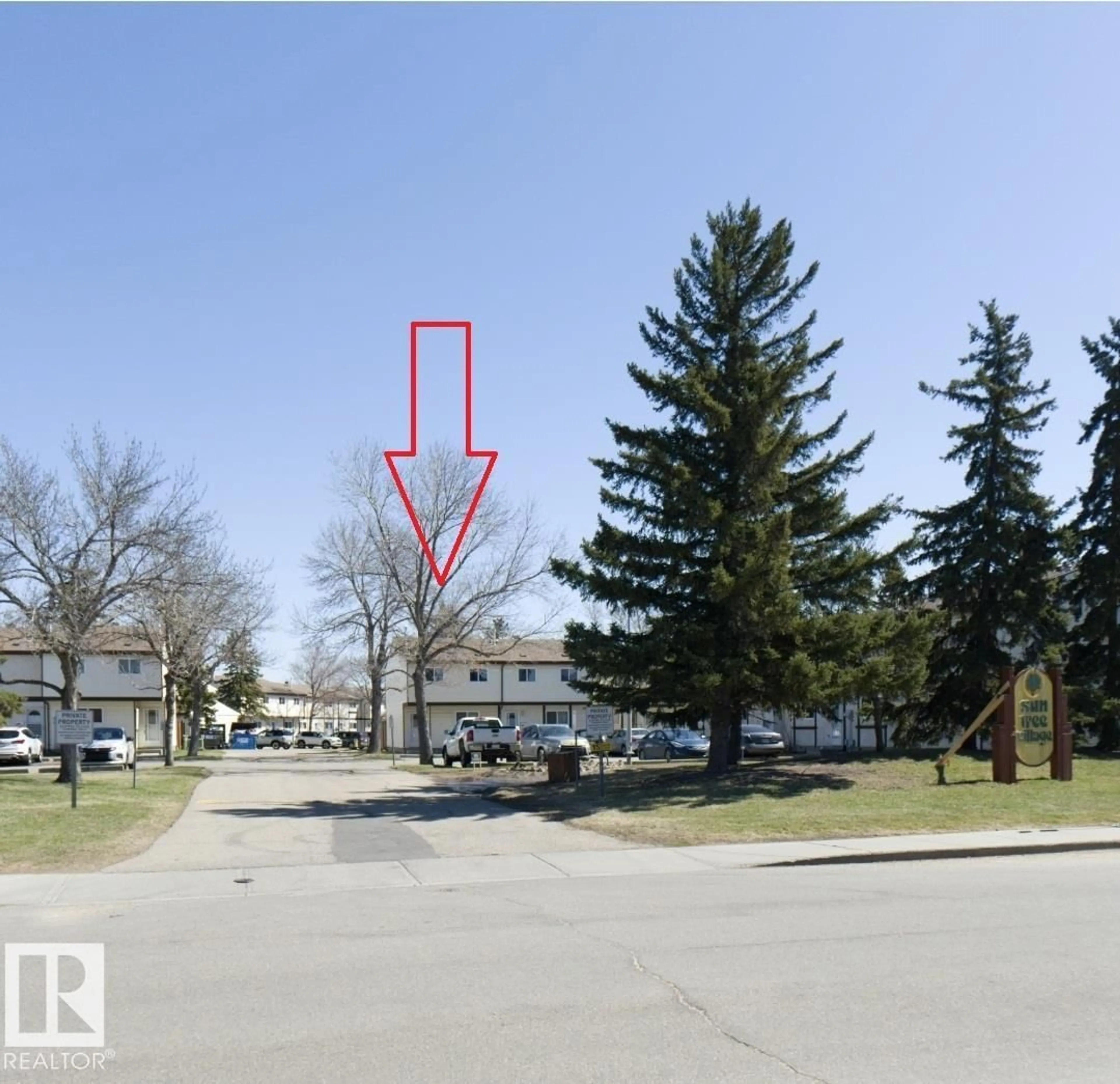 A pic from outside/outdoor area/front of a property/back of a property/a pic from drone, street for NW - 1312 LAKEWOOD RD, Edmonton Alberta T6K3P2