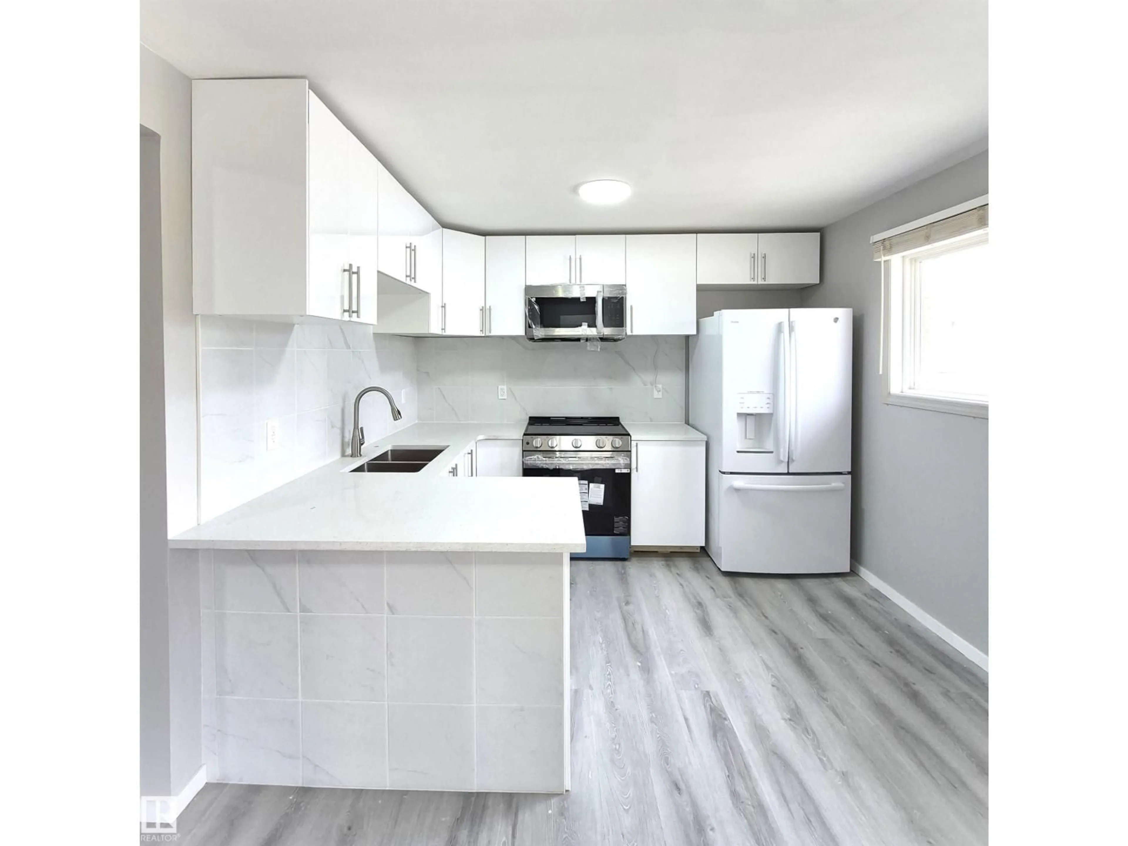 Standard kitchen, unknown for NW - 1312 LAKEWOOD RD, Edmonton Alberta T6K3P2