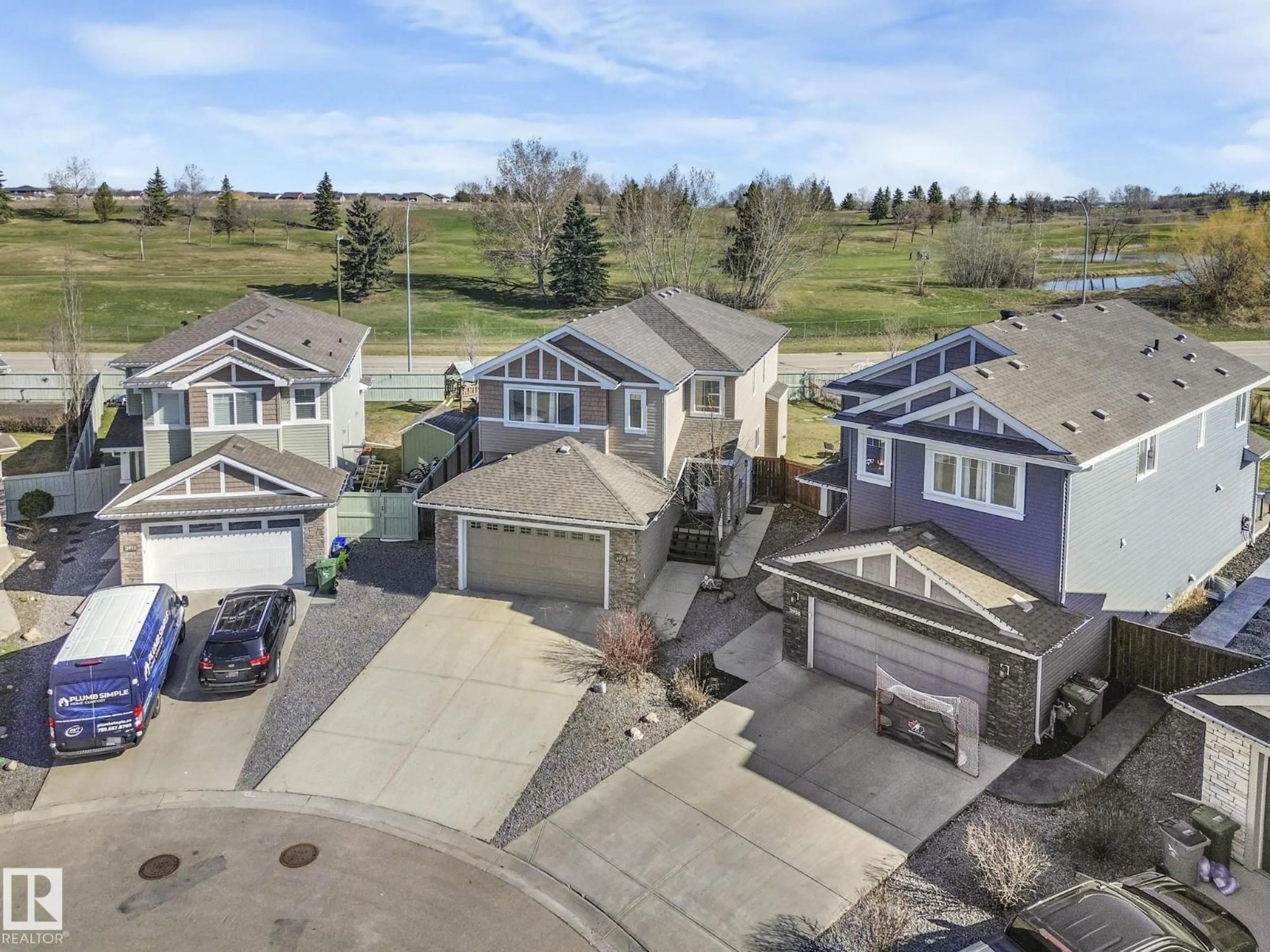 A pic from outside/outdoor area/front of a property/back of a property/a pic from drone, street for 3910 49 AV, Beaumont Alberta T4X1Y8