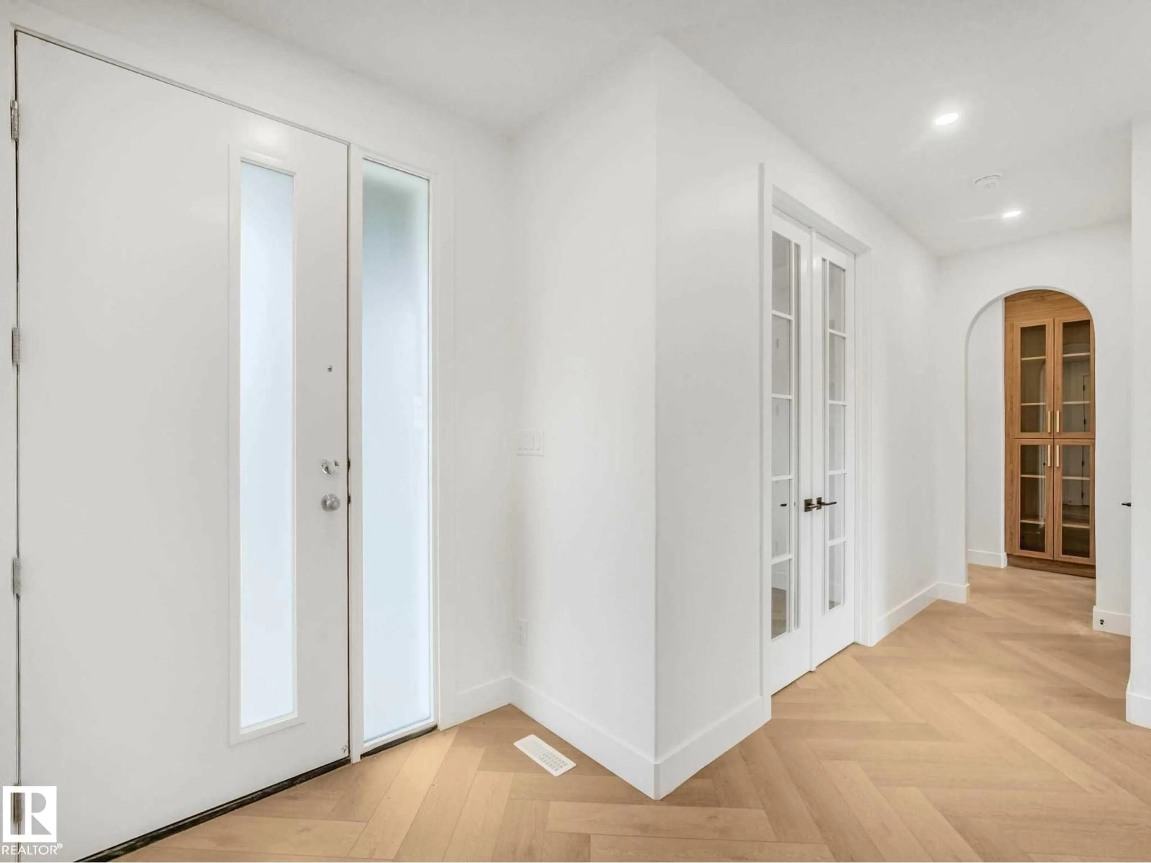 Indoor entryway for 173 CORRAL CIRCLE, Sherwood Park Alberta T5N1L5