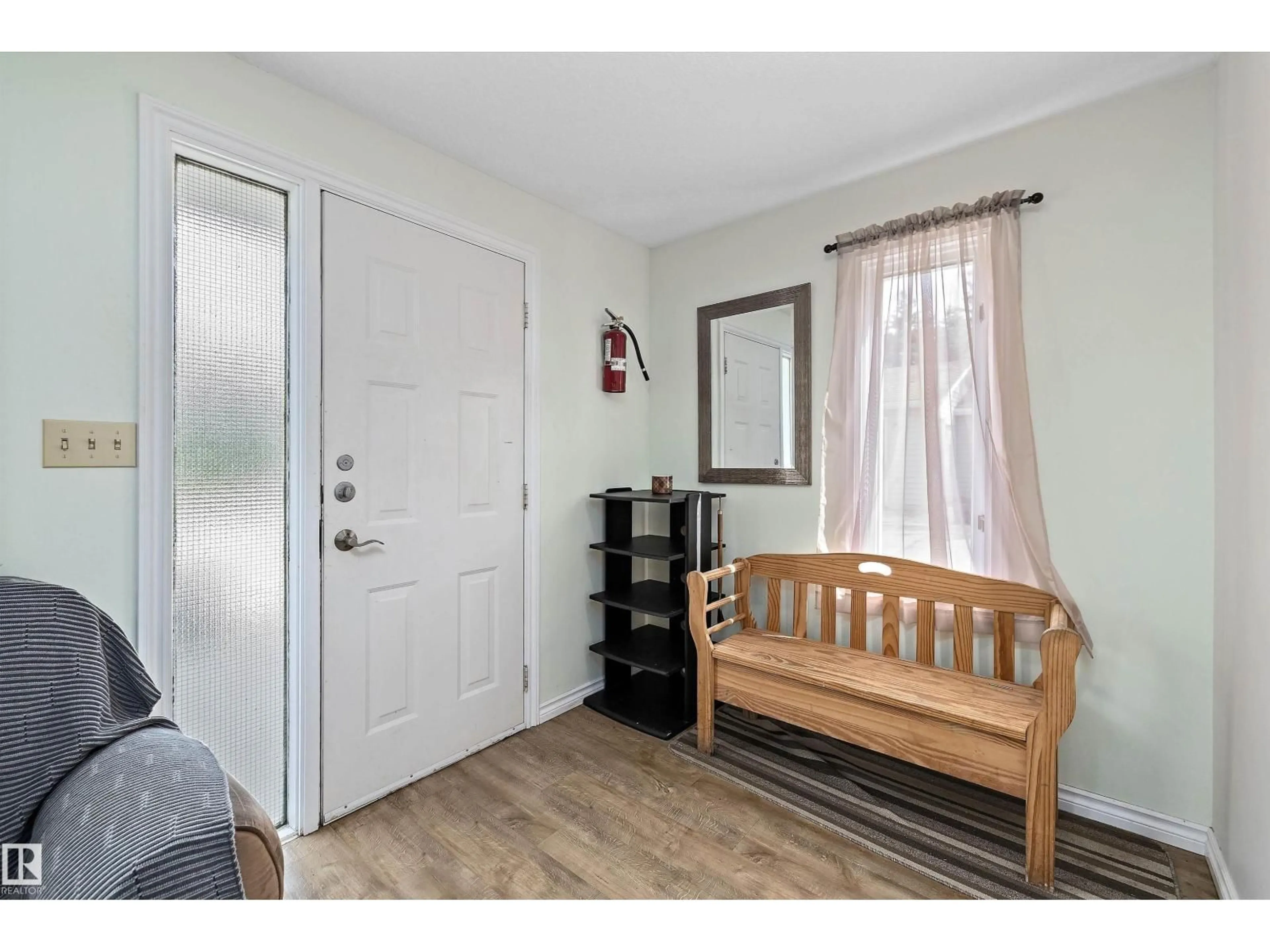 Indoor entryway for 27005 - 8 TWP ROAD 511, Rural Parkland County Alberta T7Y1G8